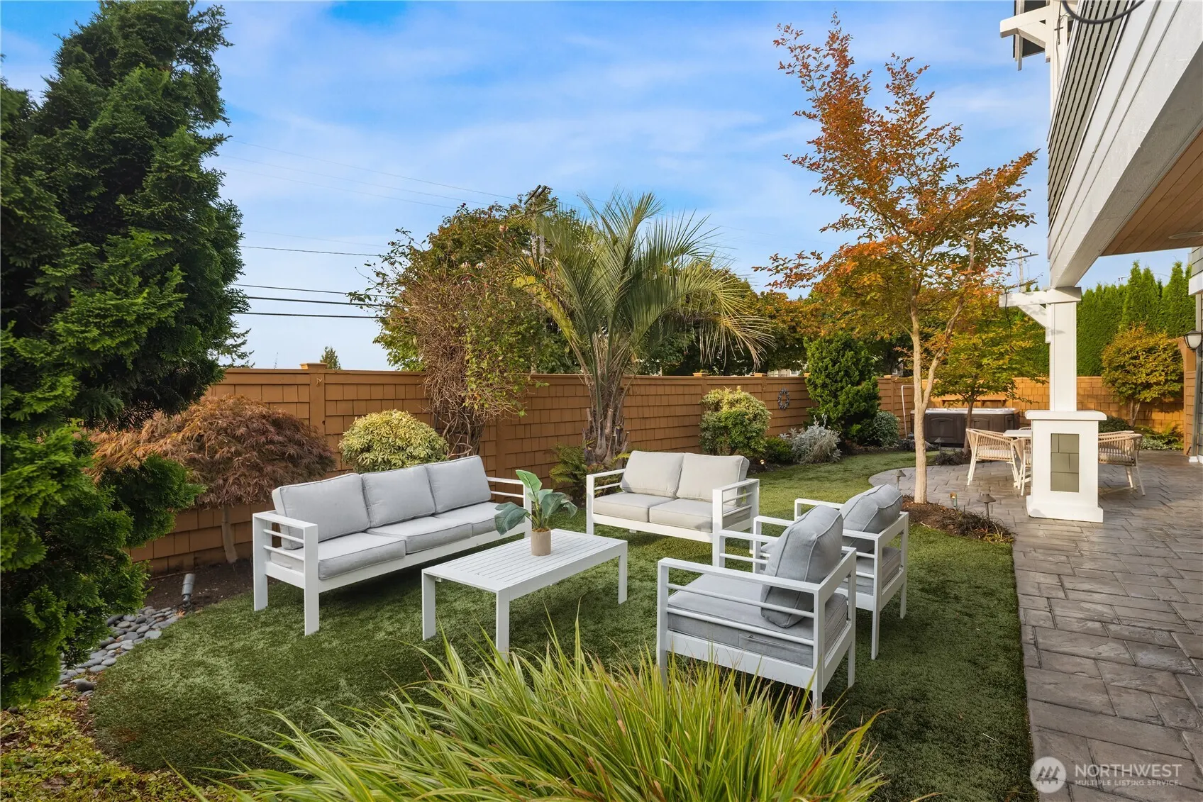 6577 102nd Avenue NE, Kirkland, WA 98033