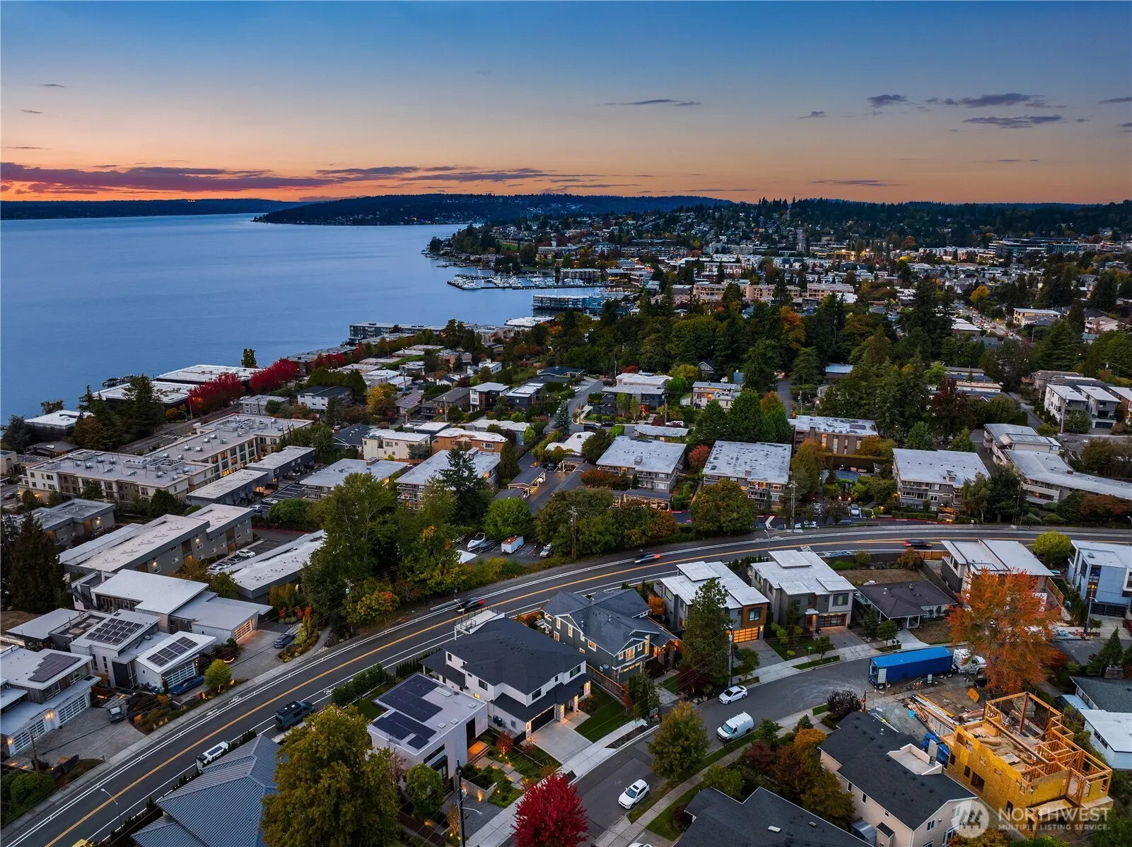 6577 102nd Avenue NE, Kirkland, WA 98033