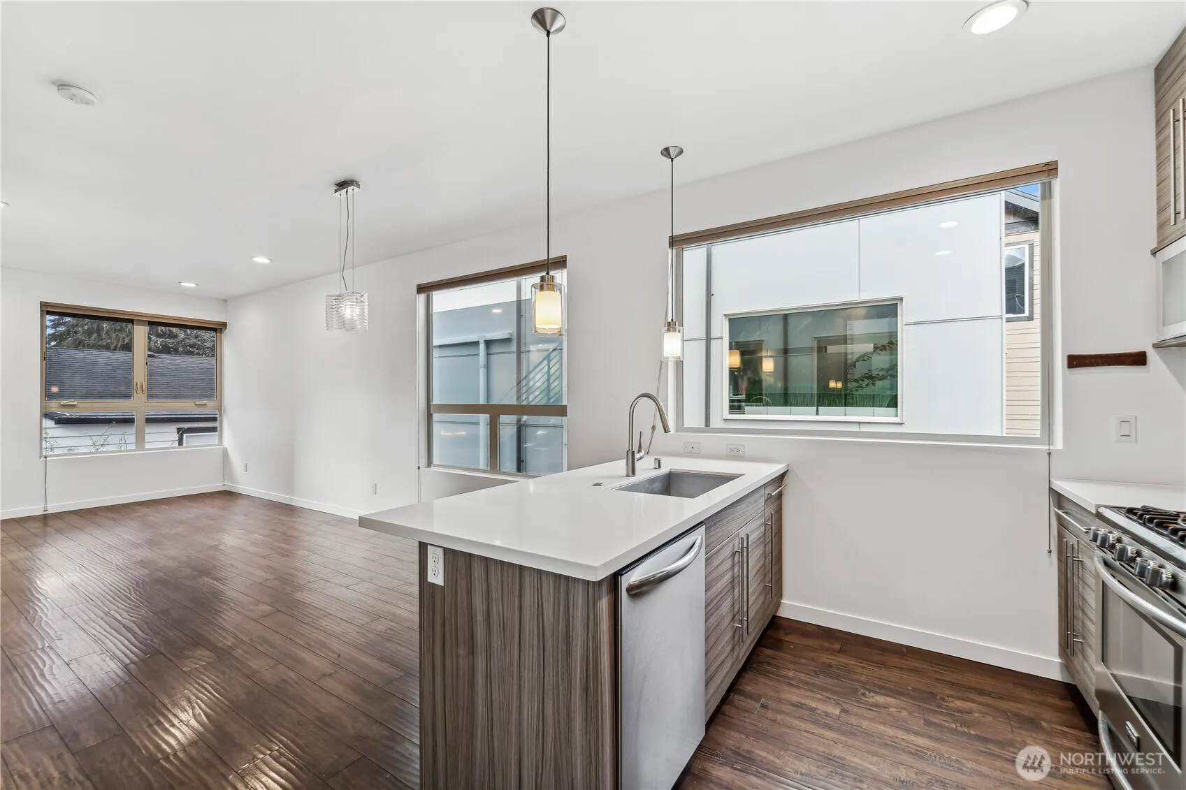 9609 Roosevelt Way NE #A, Seattle, WA 98115