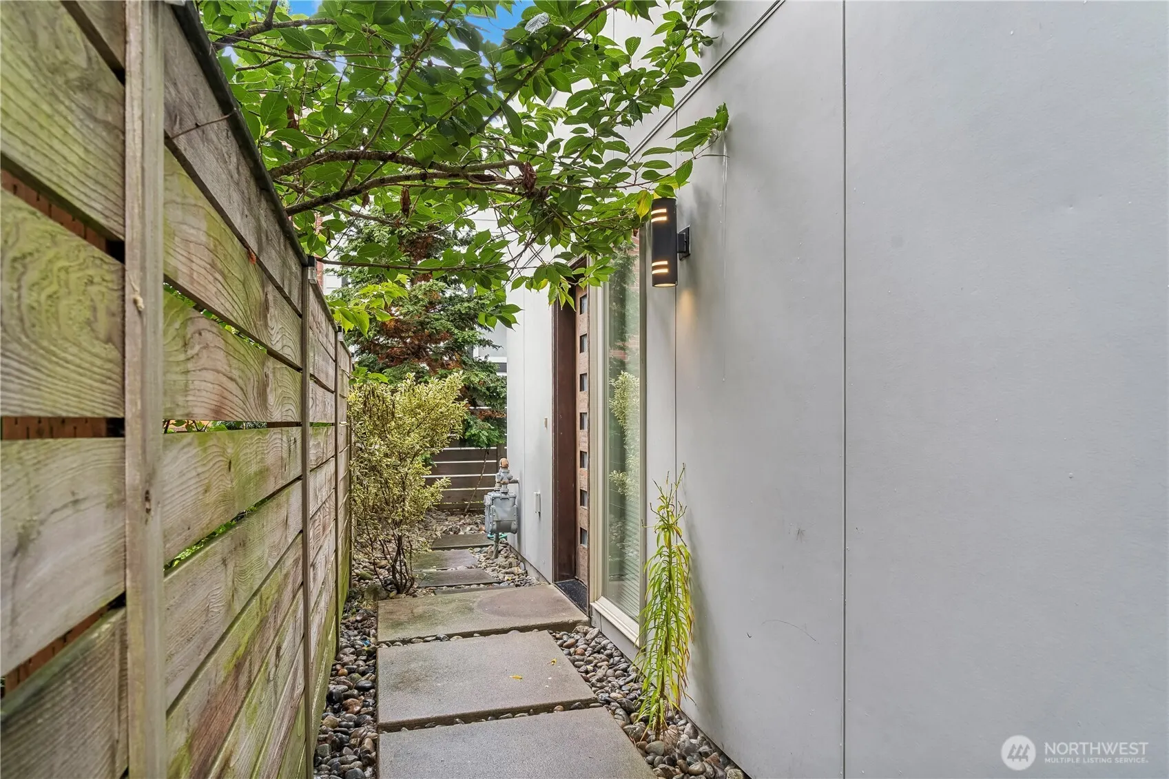 9609 Roosevelt Way NE #A, Seattle, WA 98115