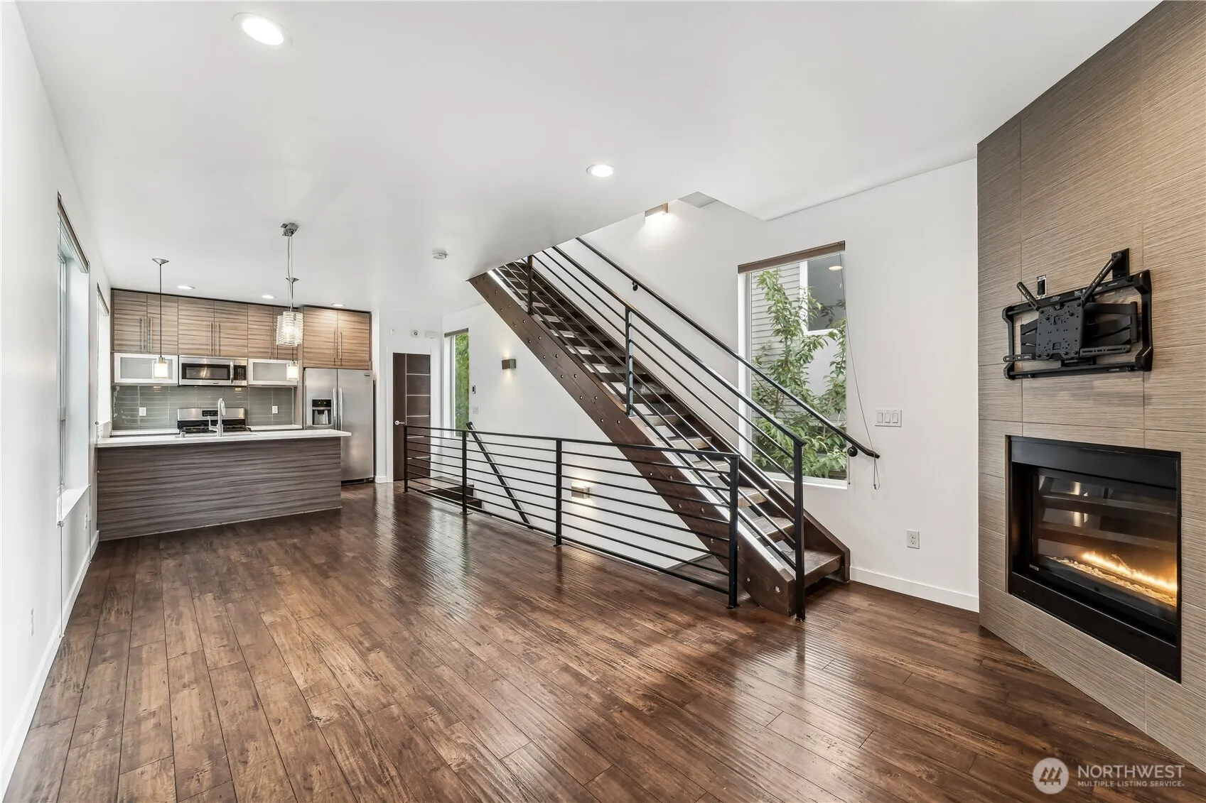9609 Roosevelt Way NE #A, Seattle, WA 98115