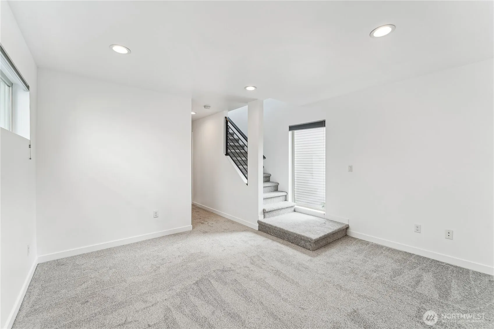 9609 Roosevelt Way NE #A, Seattle, WA 98115