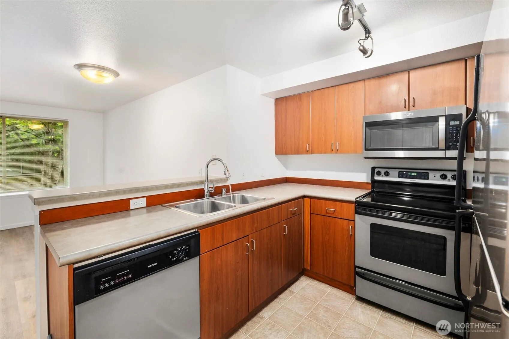 8745 Greenwood Avenue N #207, Seattle, WA 98103