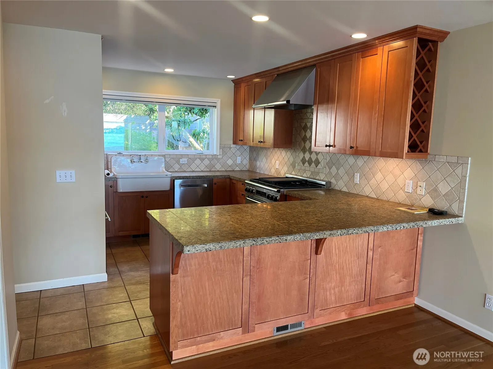 7117 Beach Drive SW, Seattle, WA 98136