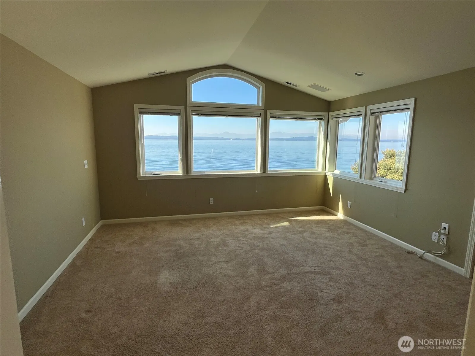 7117 Beach Drive SW, Seattle, WA 98136
