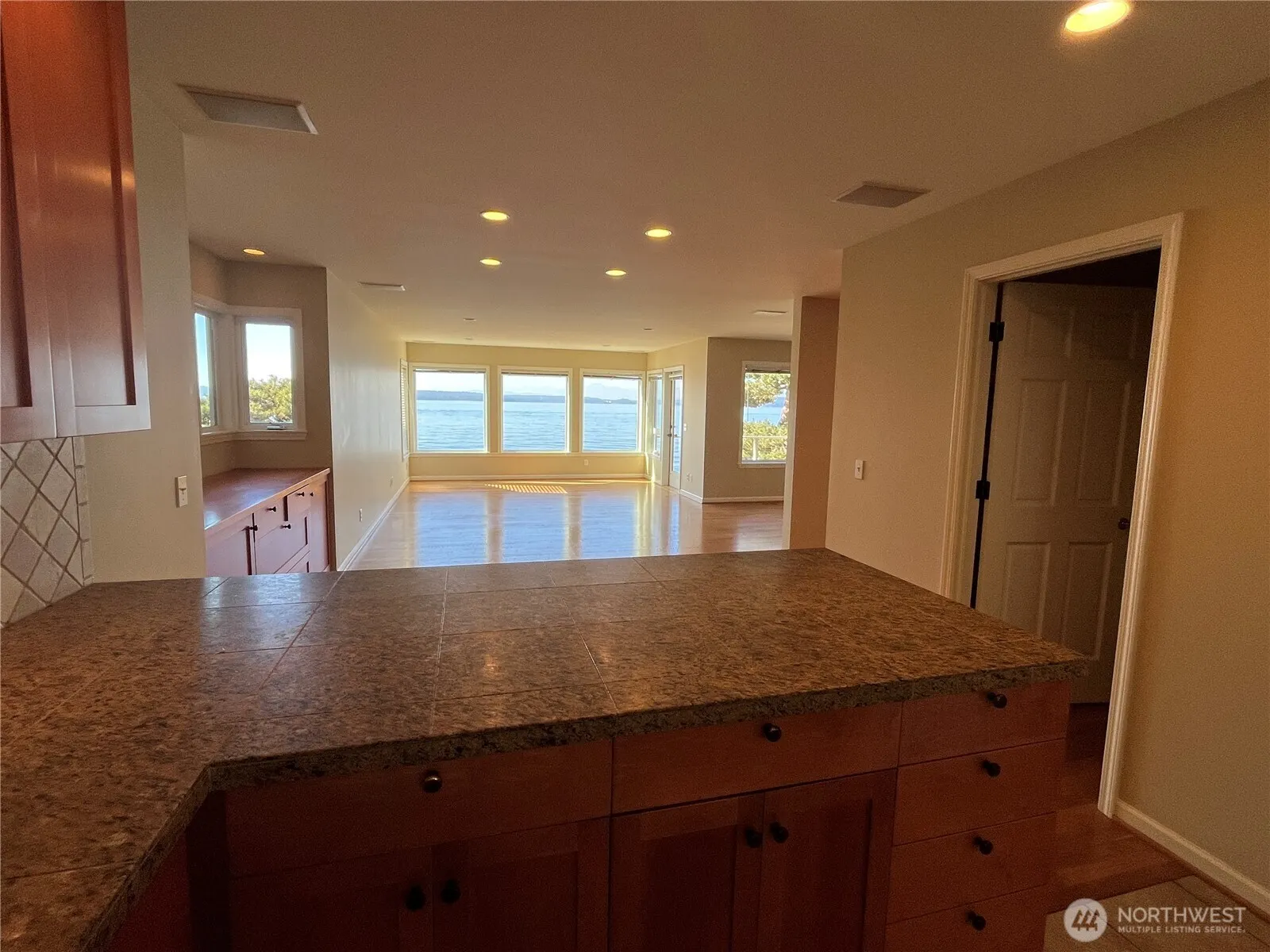7117 Beach Drive SW, Seattle, WA 98136