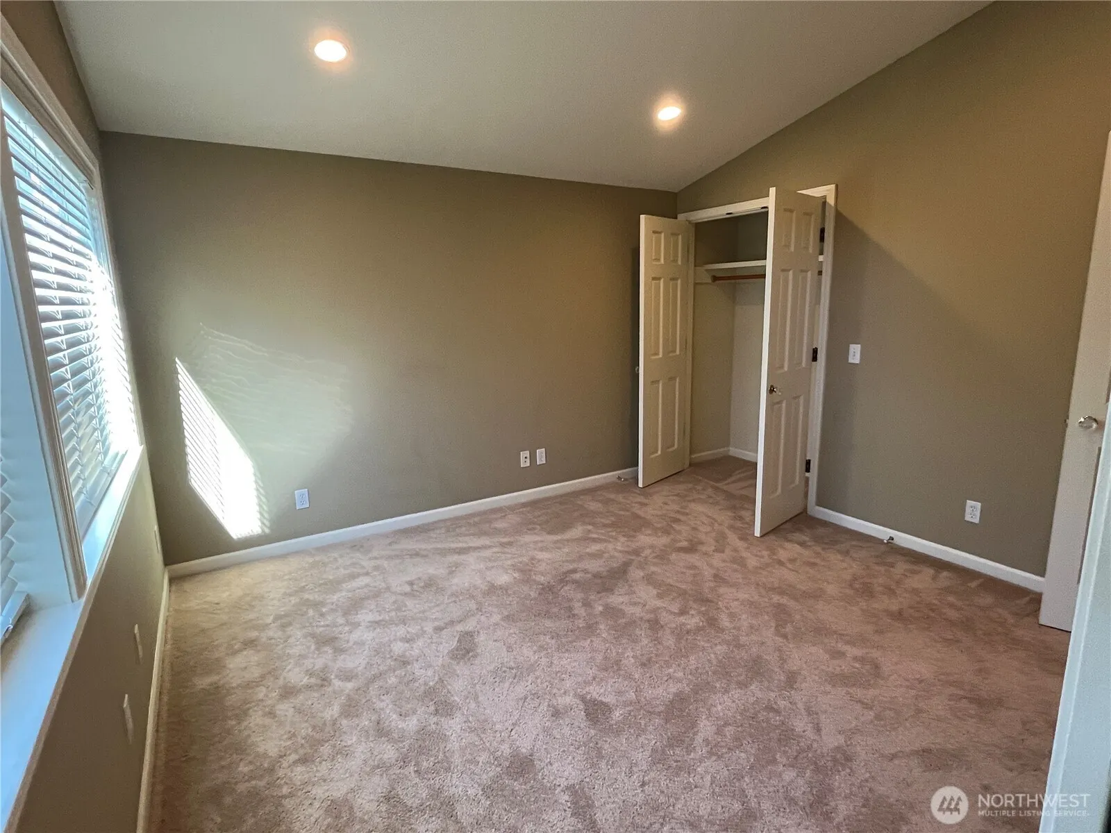 7117 Beach Drive SW, Seattle, WA 98136
