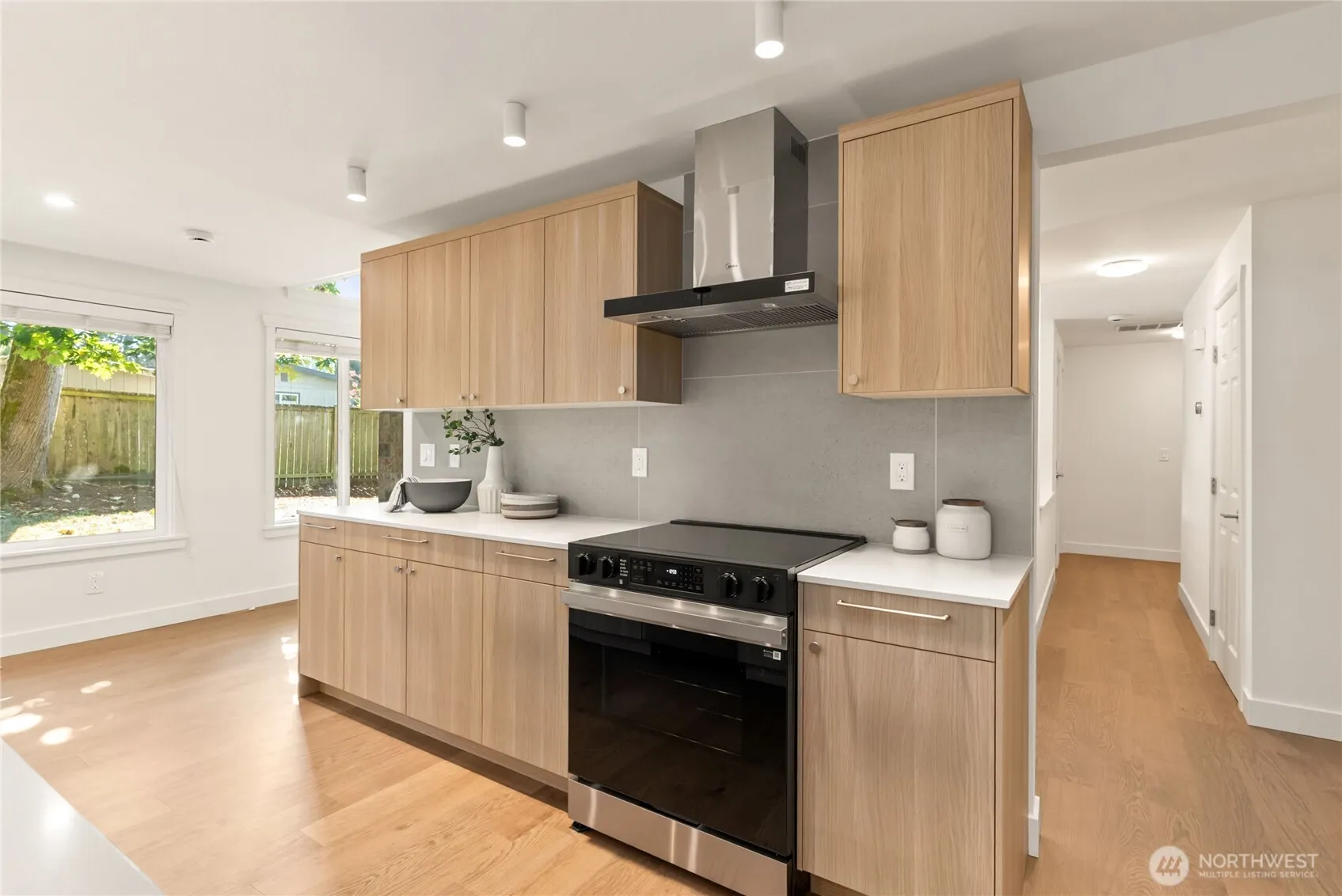 9109 NE 141st Pl , Kirkland, WA 98034