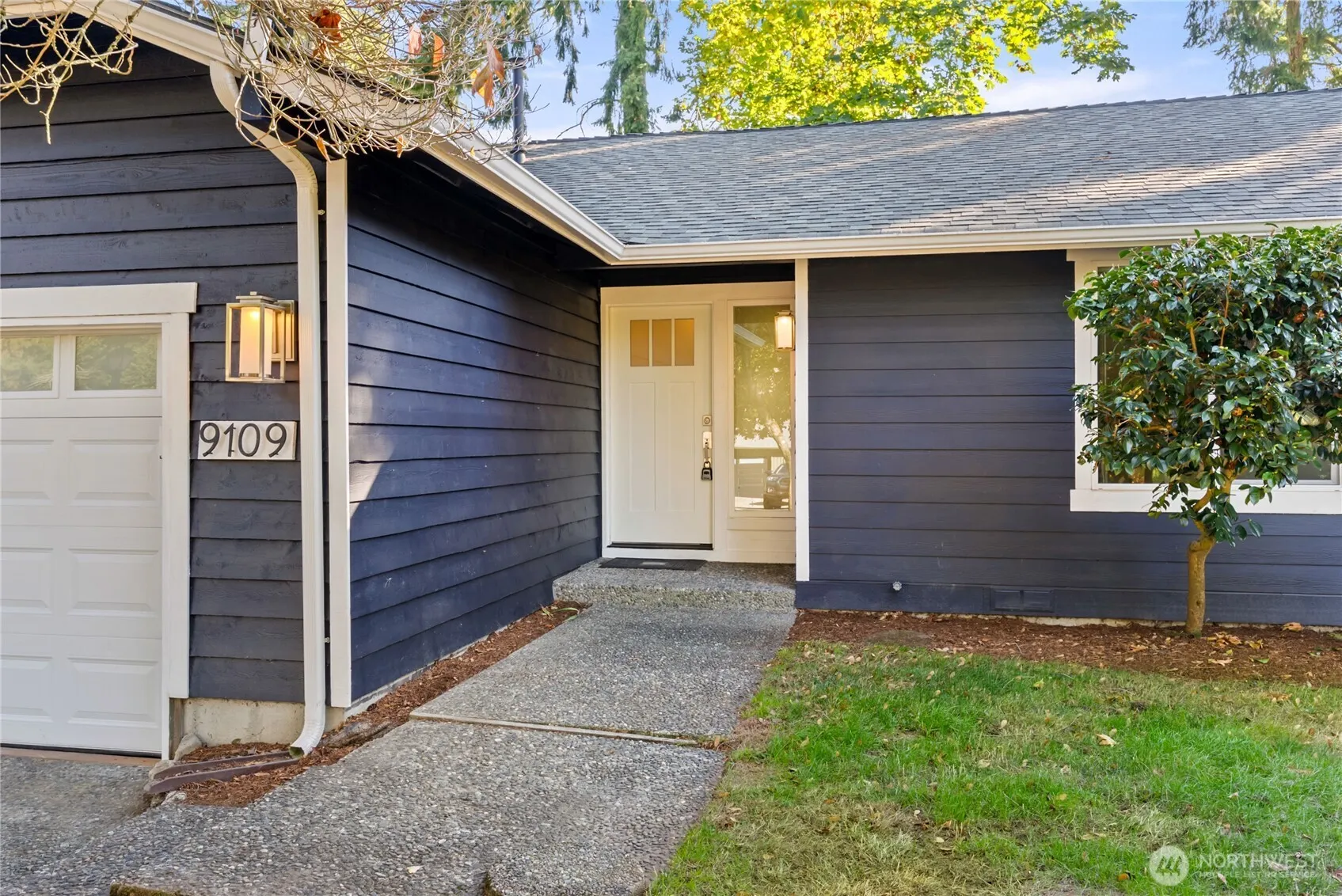 9109 NE 141st Pl , Kirkland, WA 98034