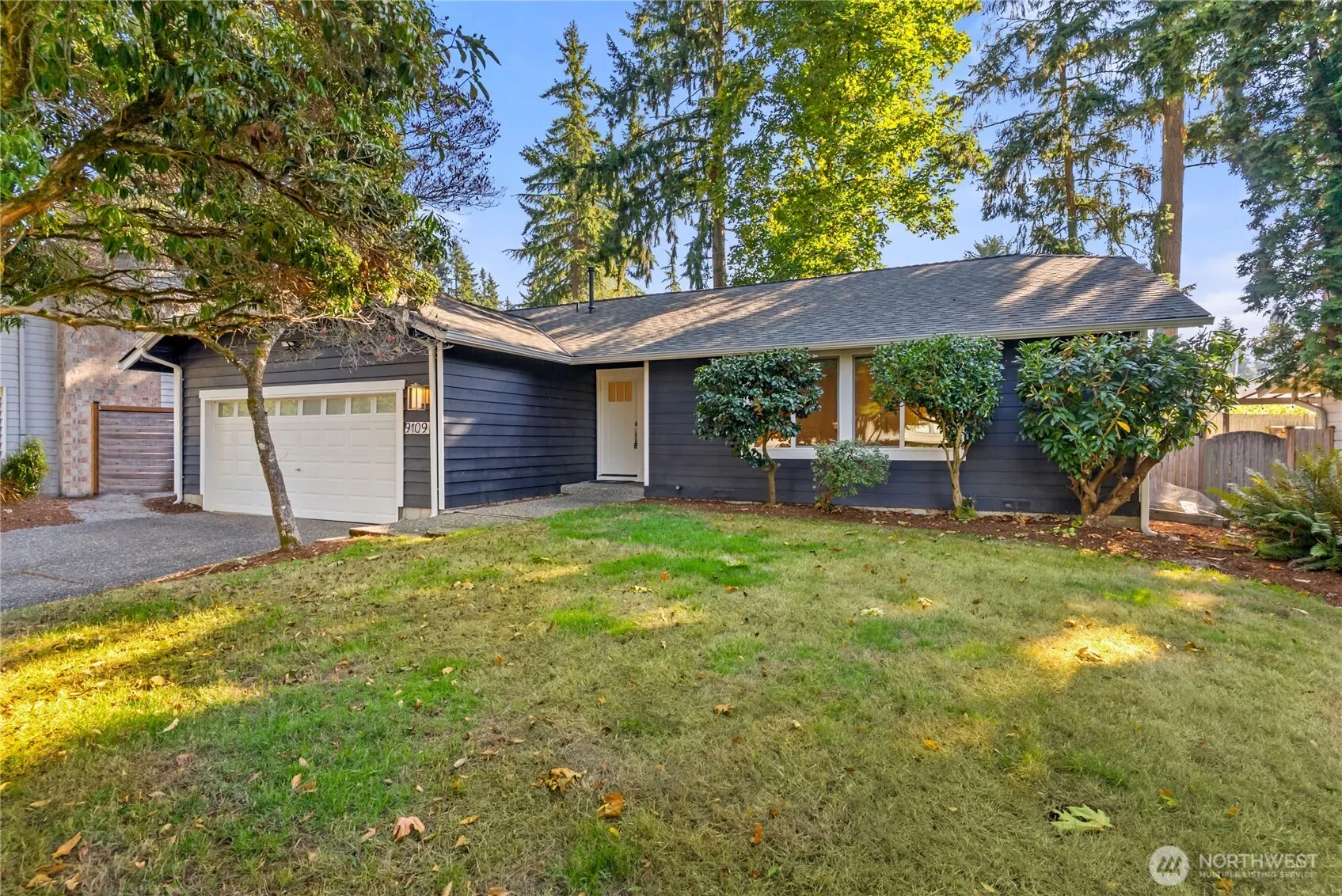 9109 NE 141st Pl , Kirkland, WA 98034