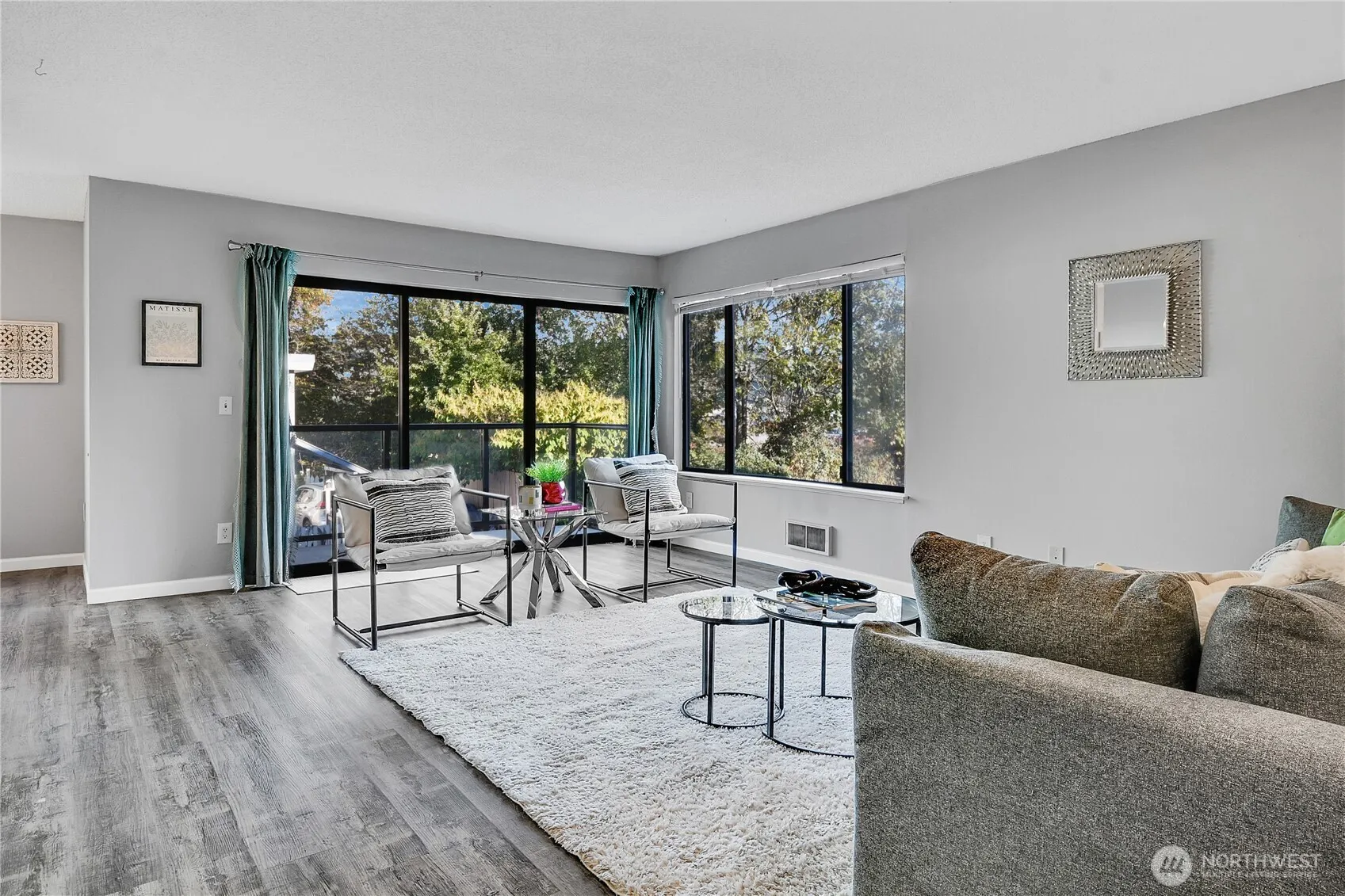 2562 Thorndyke Avenue W #104, Seattle, WA 98199