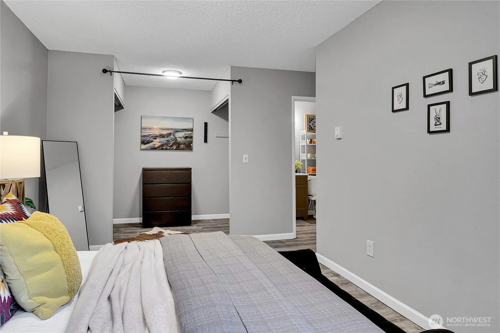 2562 Thorndyke Avenue W #104, Seattle, WA 98199