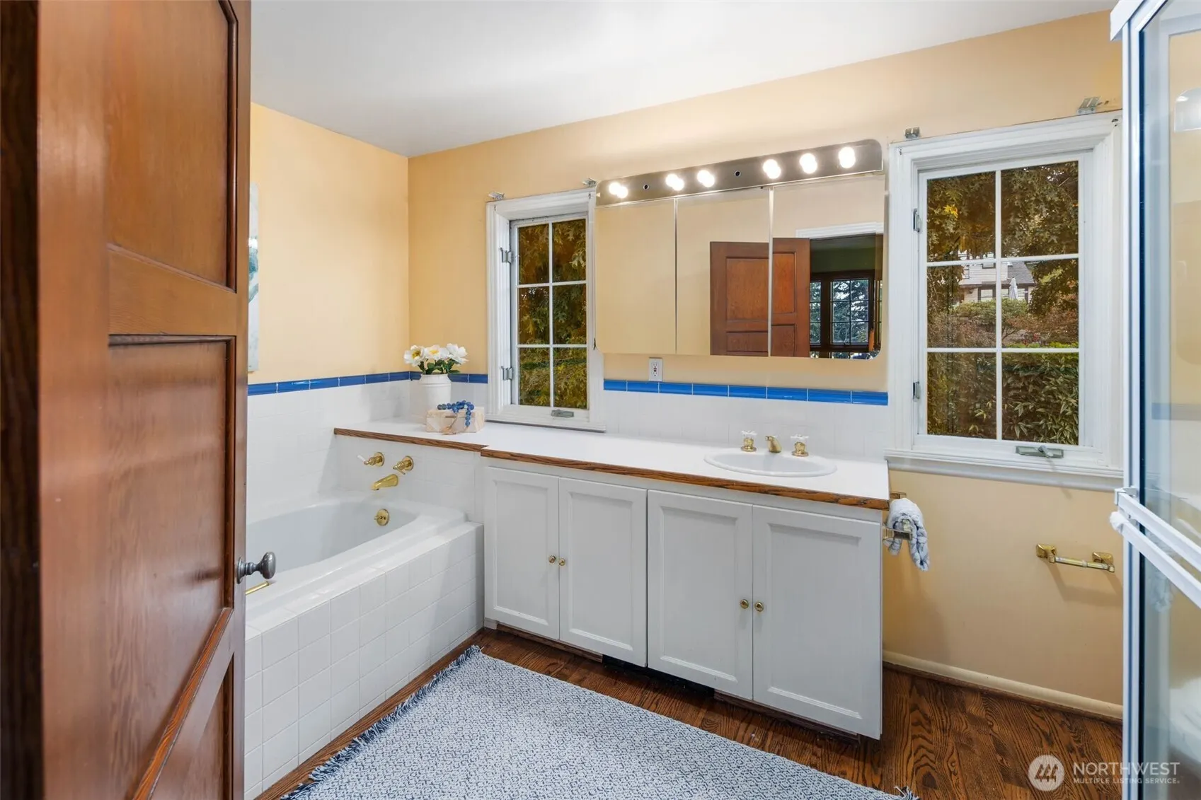 5302 S Alaska Street , Seattle, WA 98118