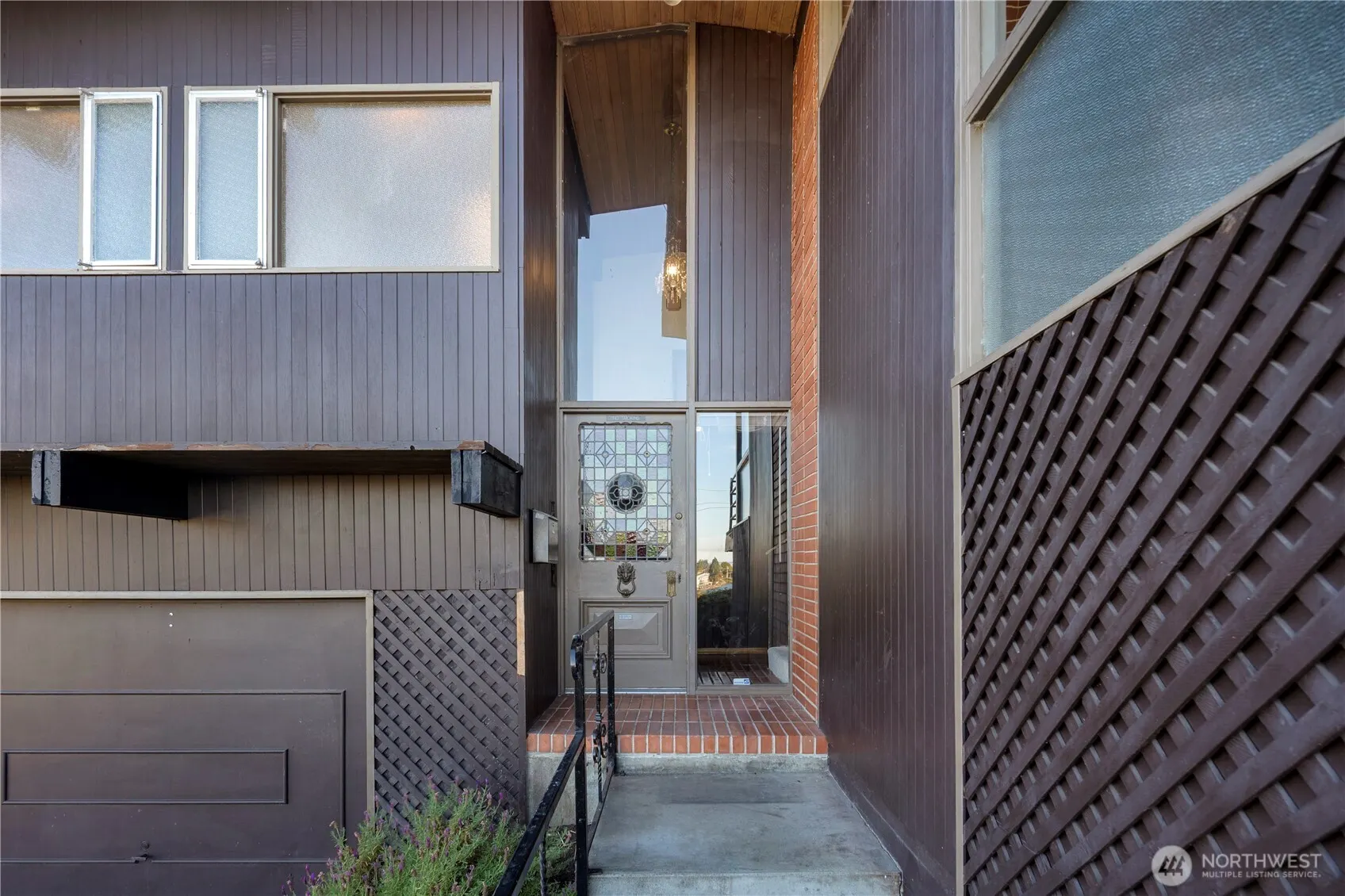3653 W Commodore Way , Seattle, WA 98199