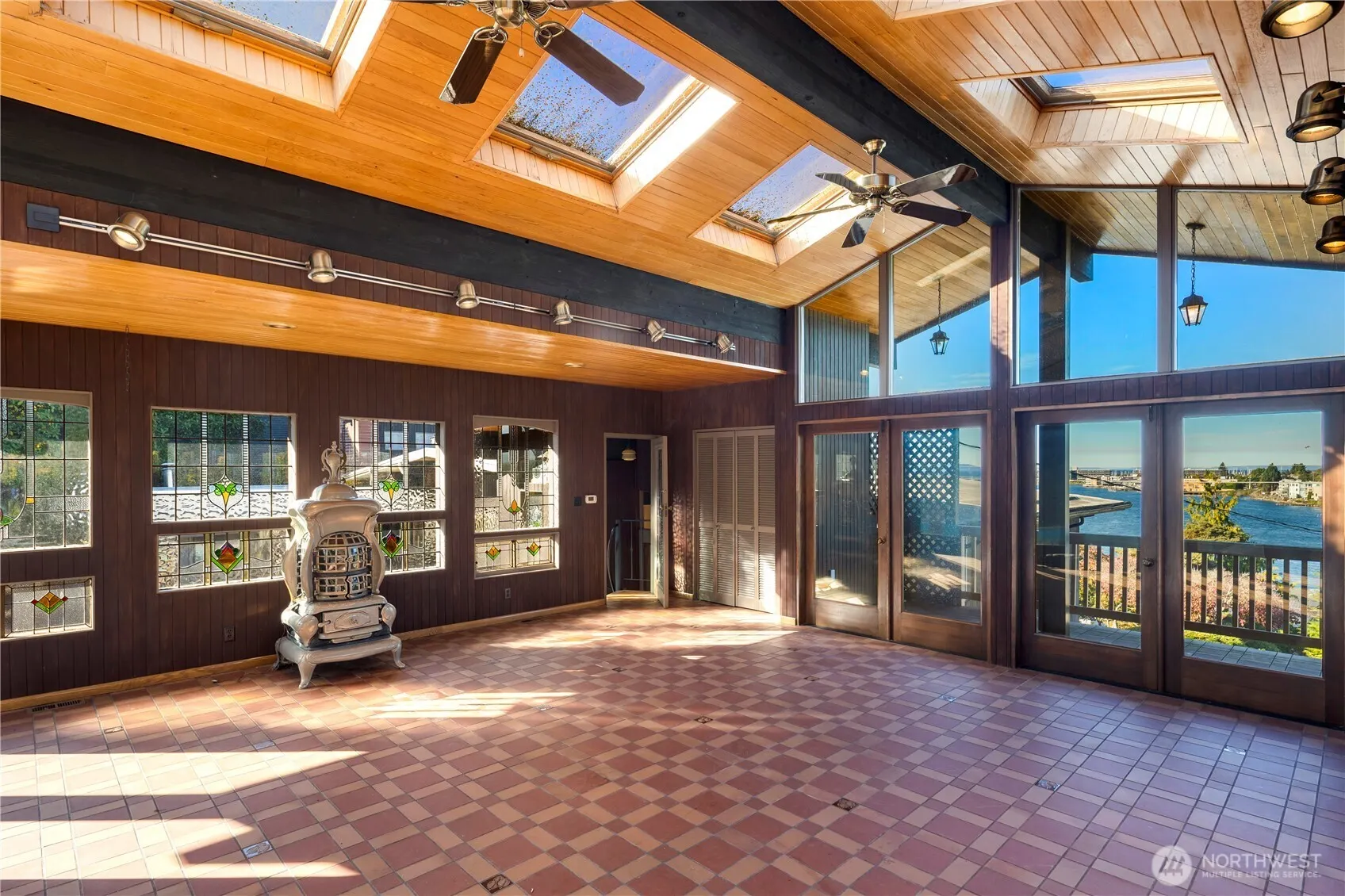 3653 W Commodore Way , Seattle, WA 98199
