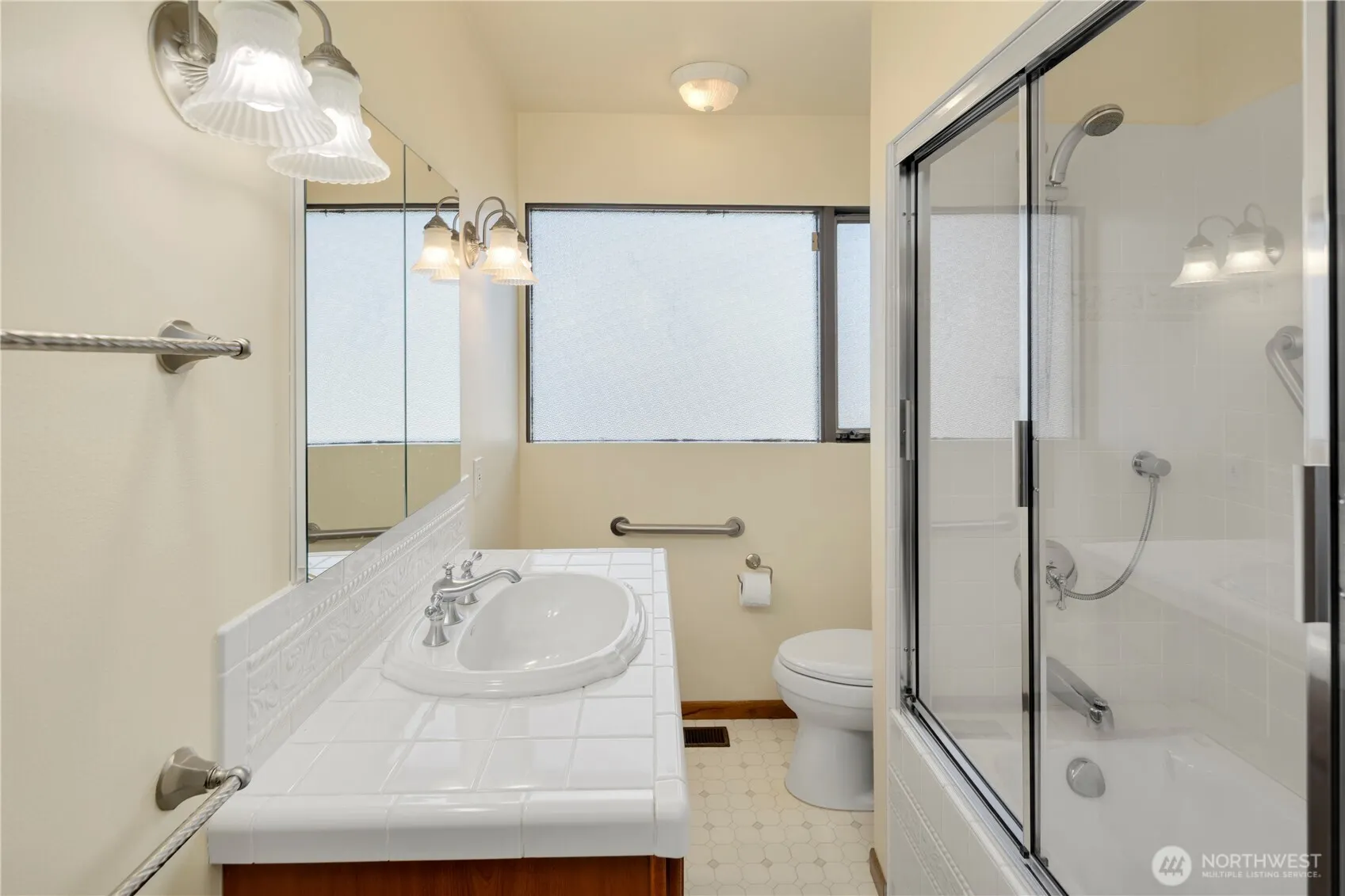 3653 W Commodore Way , Seattle, WA 98199