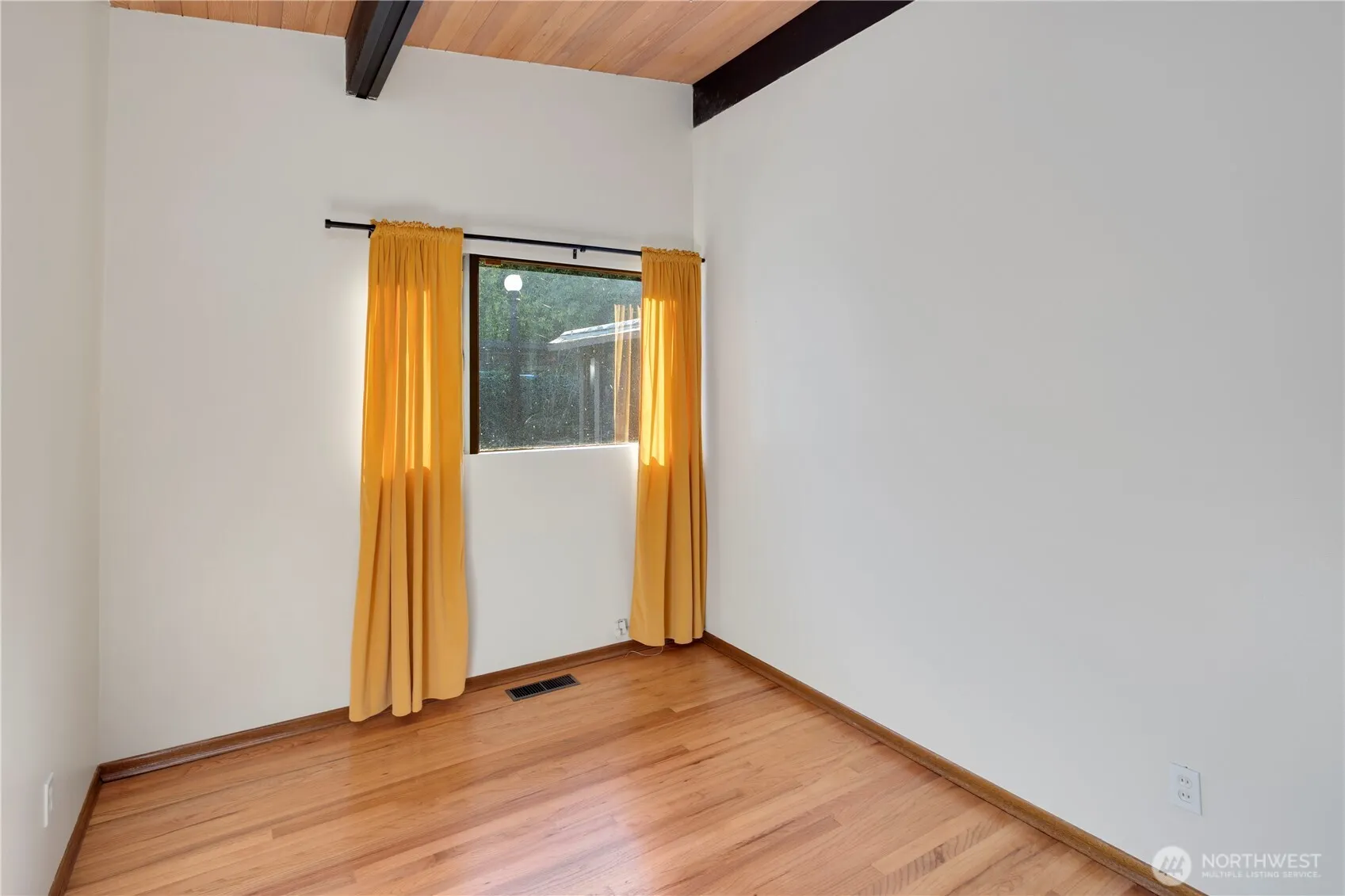 3653 W Commodore Way , Seattle, WA 98199