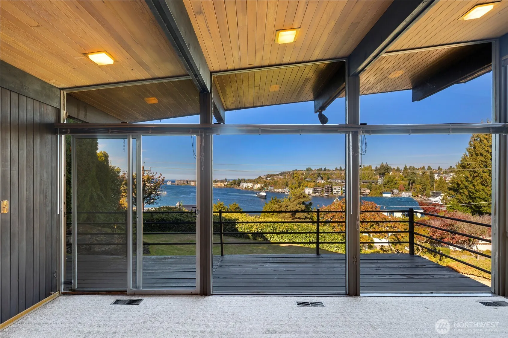 3653 W Commodore Way , Seattle, WA 98199