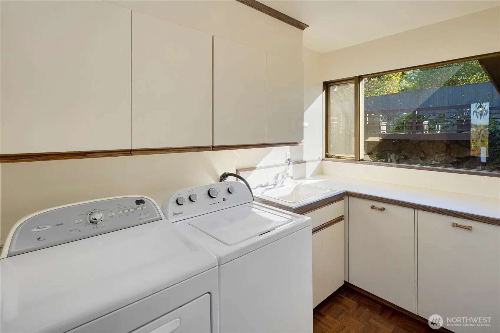 3653 W Commodore Way , Seattle, WA 98199