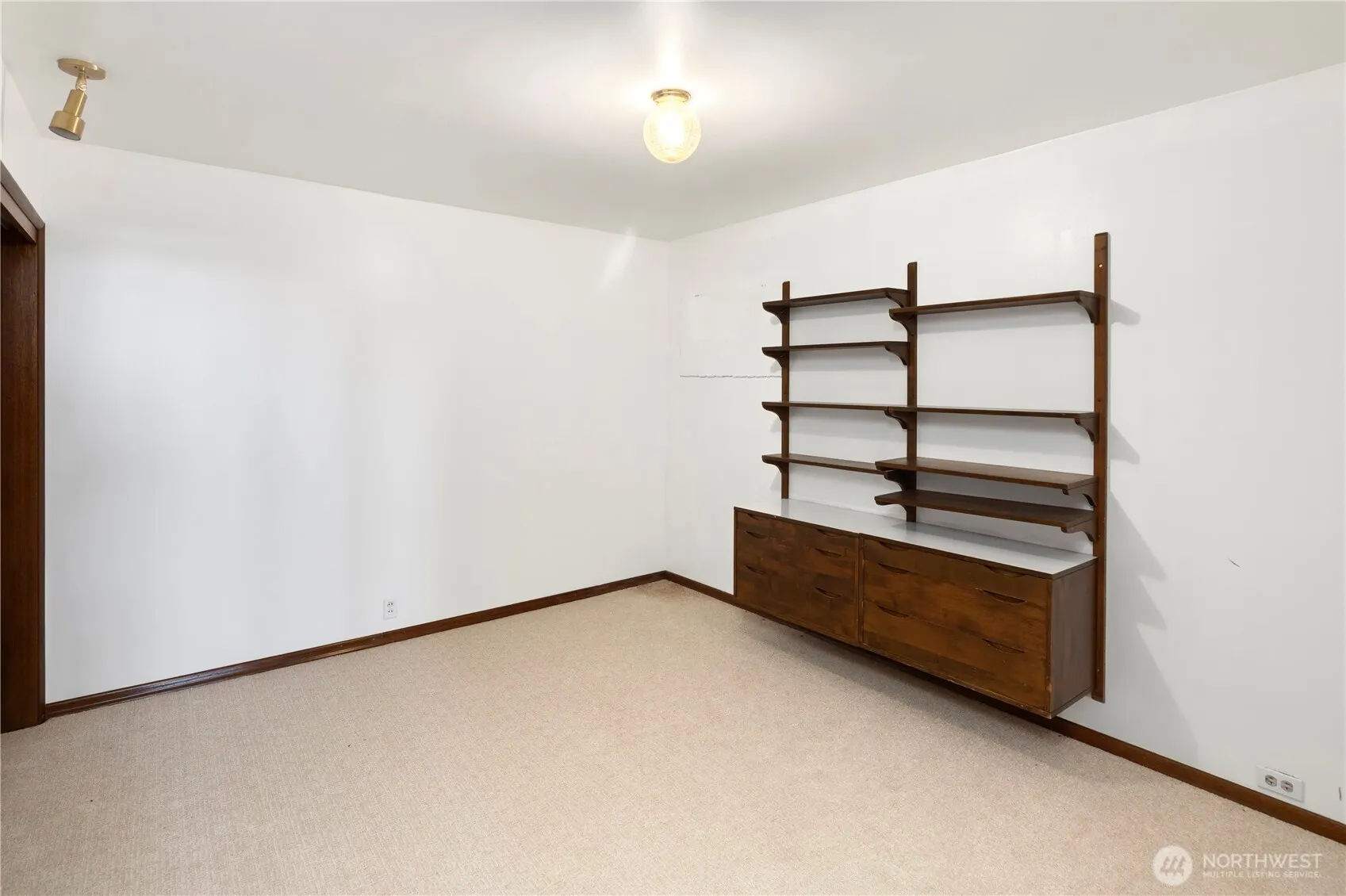 3653 W Commodore Way , Seattle, WA 98199