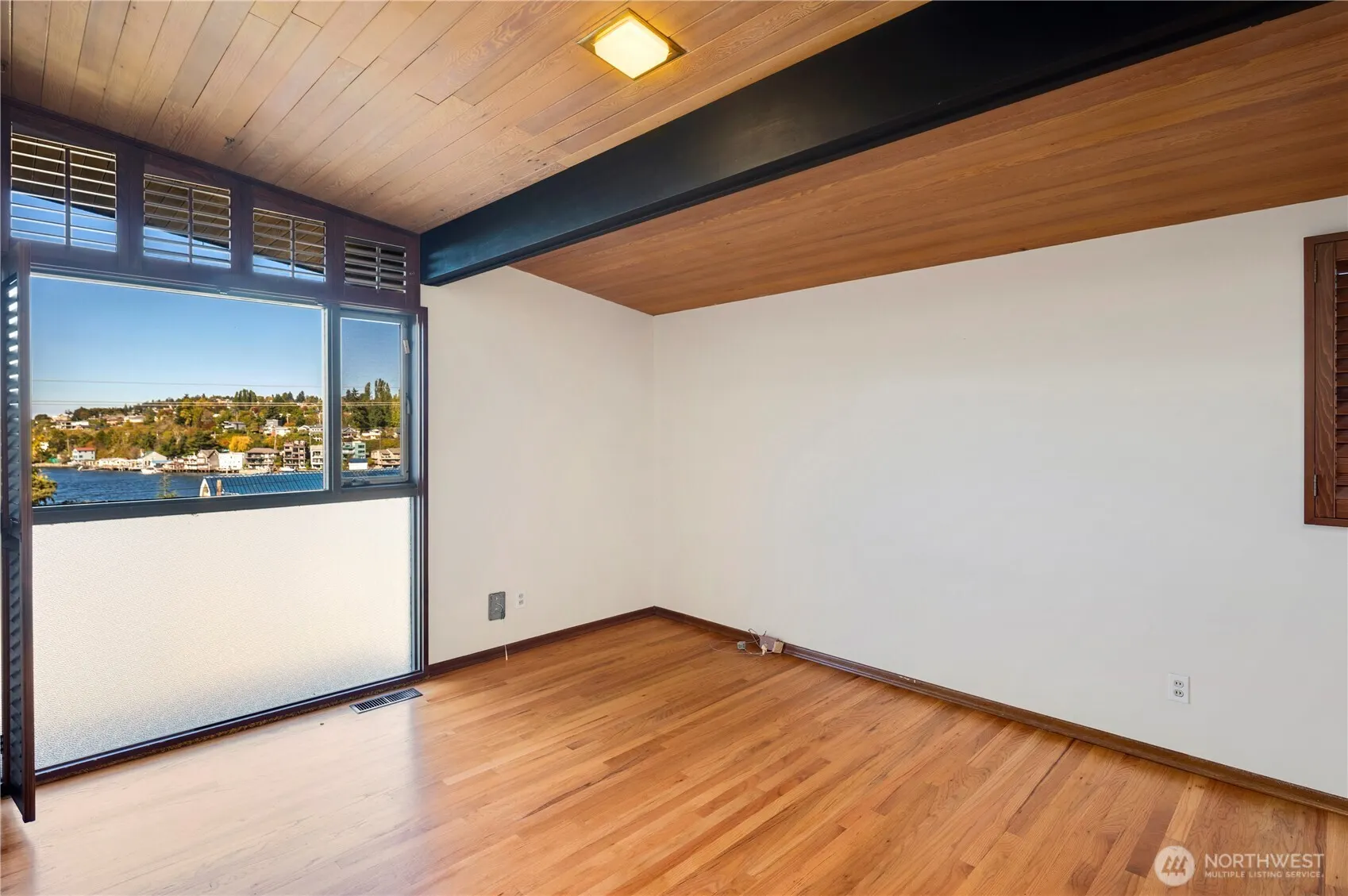 3653 W Commodore Way , Seattle, WA 98199