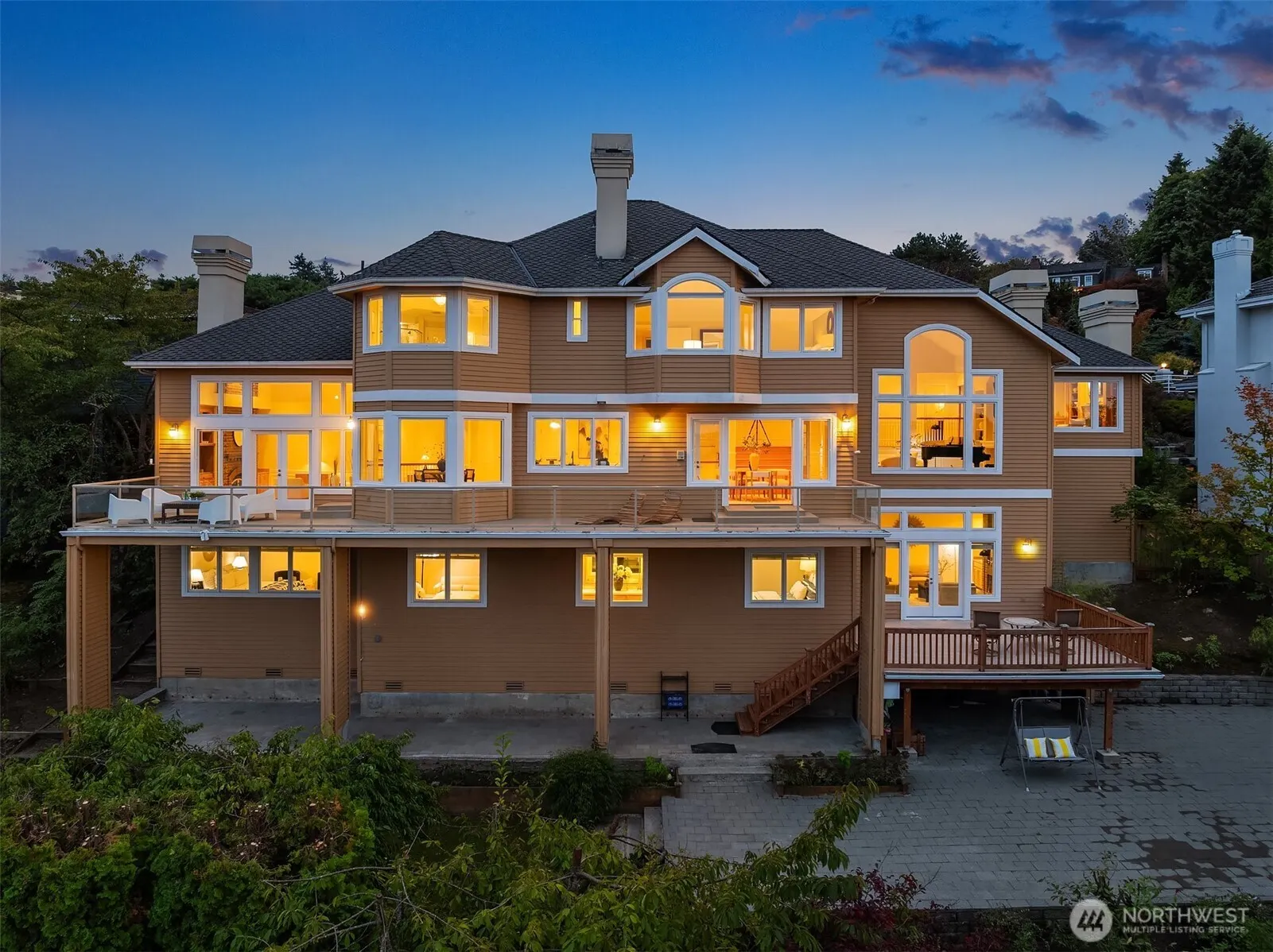 8726 Paisley Drive NE, Seattle, WA 98115