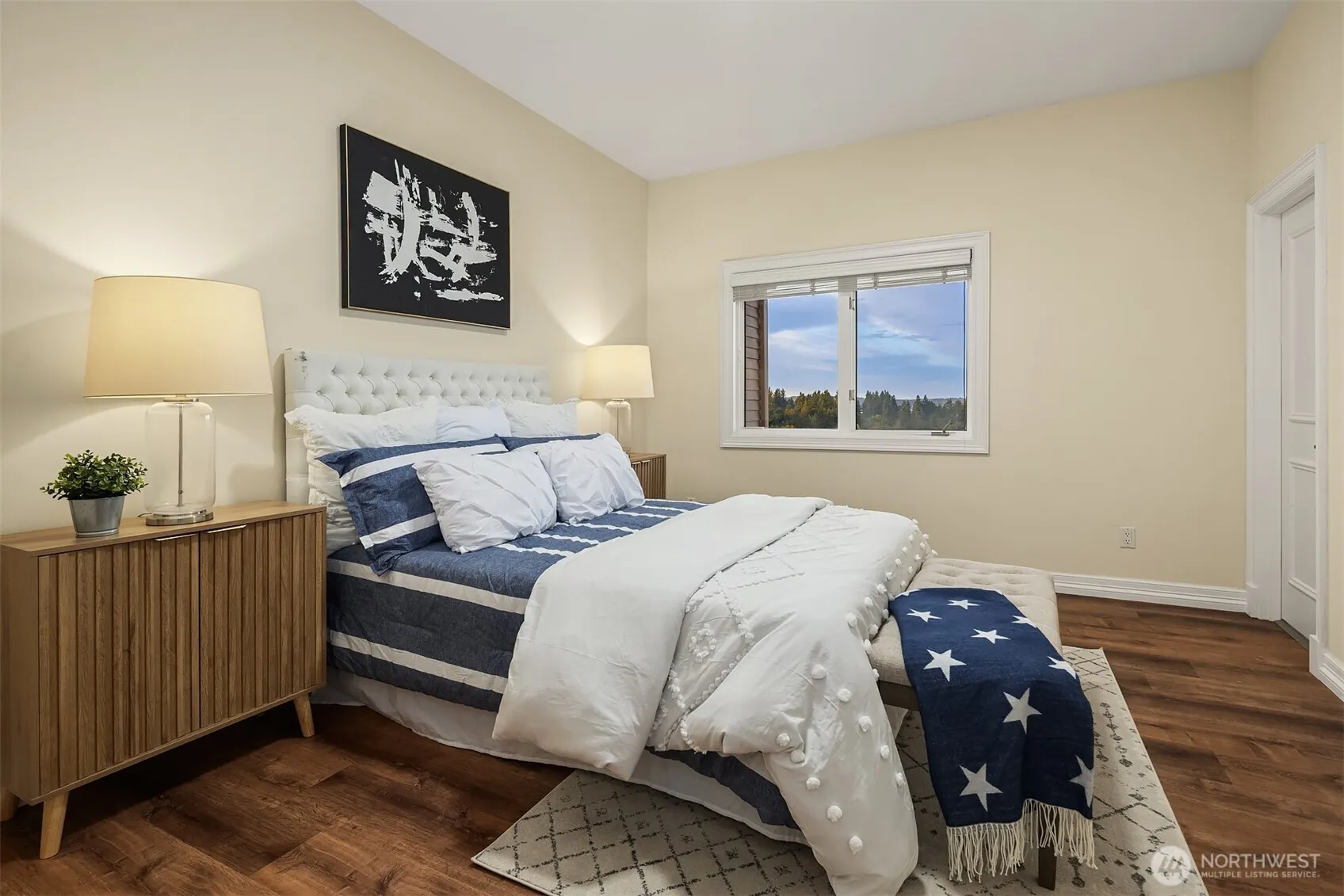 8726 Paisley Drive NE, Seattle, WA 98115