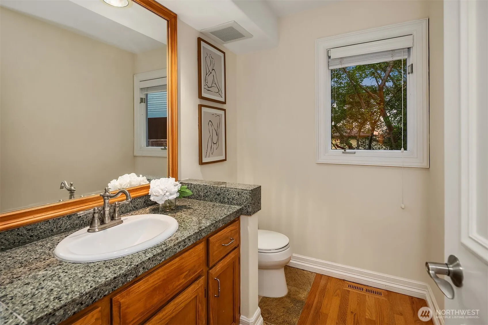 8726 Paisley Drive NE, Seattle, WA 98115