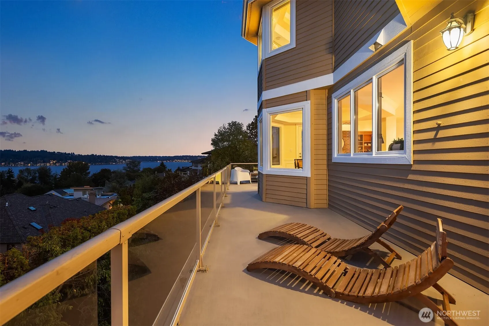 8726 Paisley Drive NE, Seattle, WA 98115