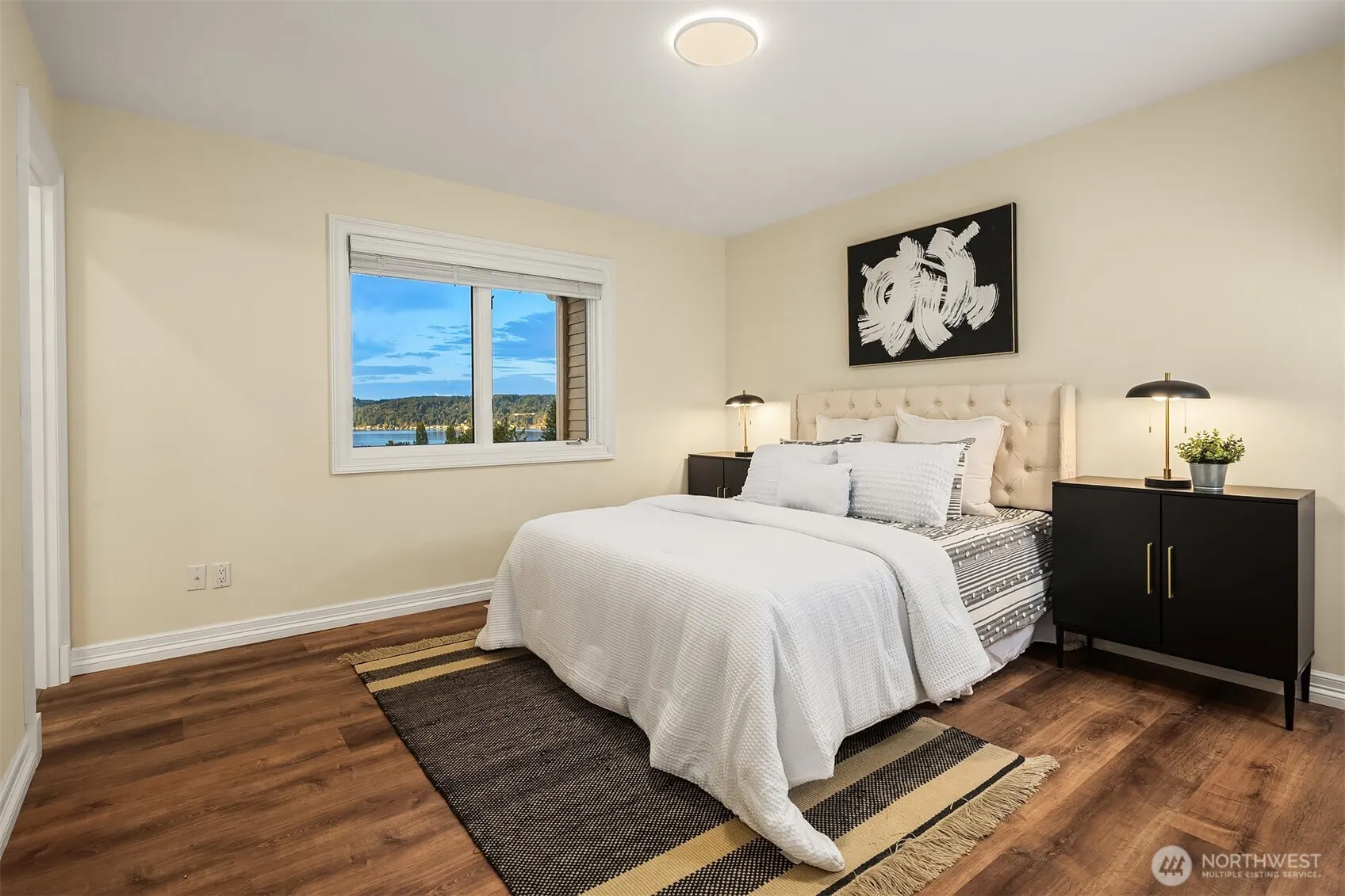 8726 Paisley Drive NE, Seattle, WA 98115