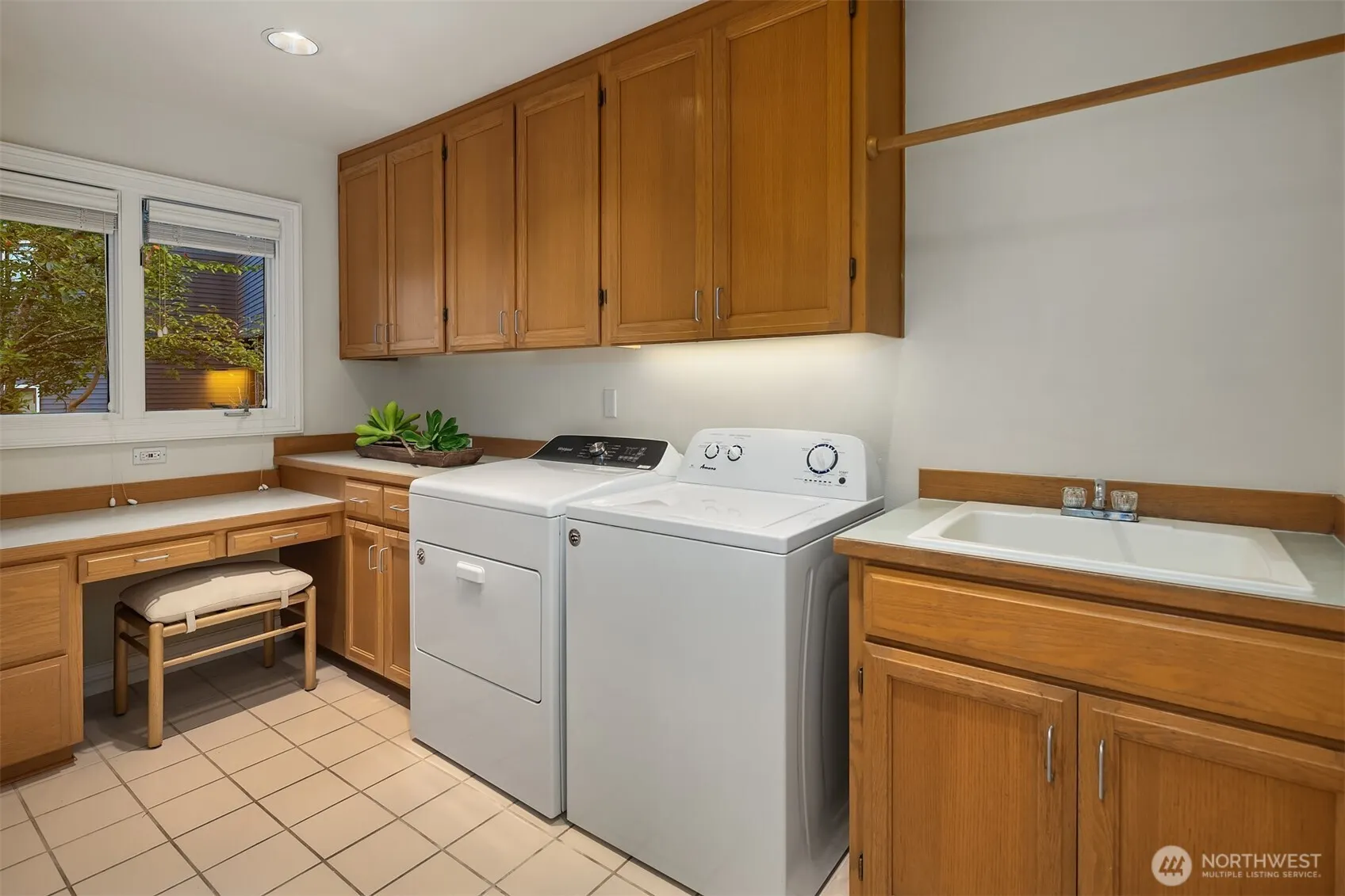 8726 Paisley Drive NE, Seattle, WA 98115