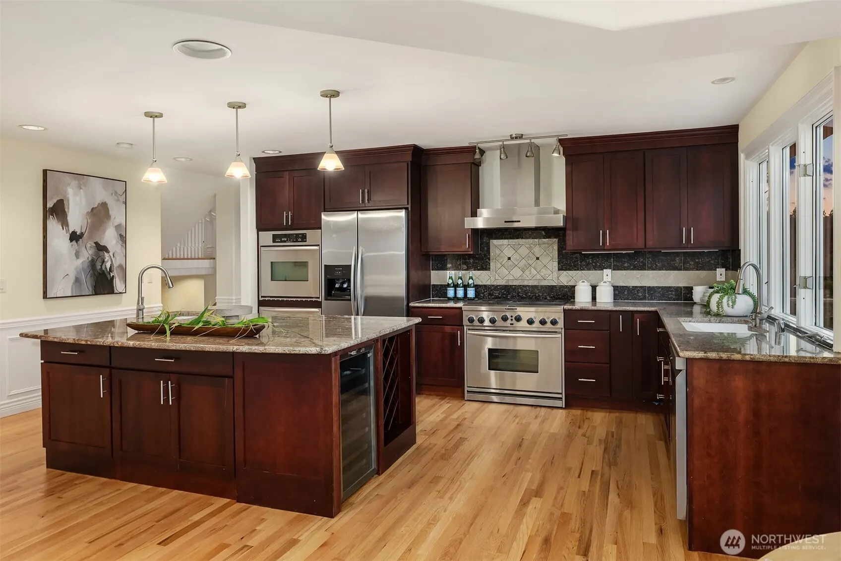 8726 Paisley Drive NE, Seattle, WA 98115