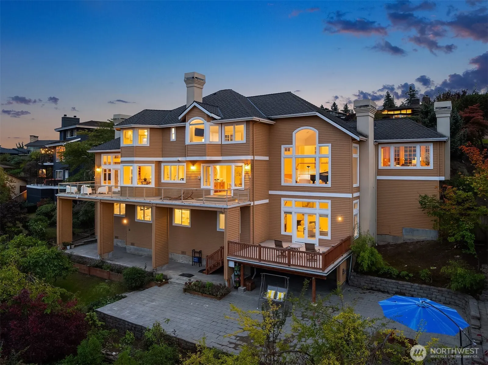 8726 Paisley Drive NE, Seattle, WA 98115
