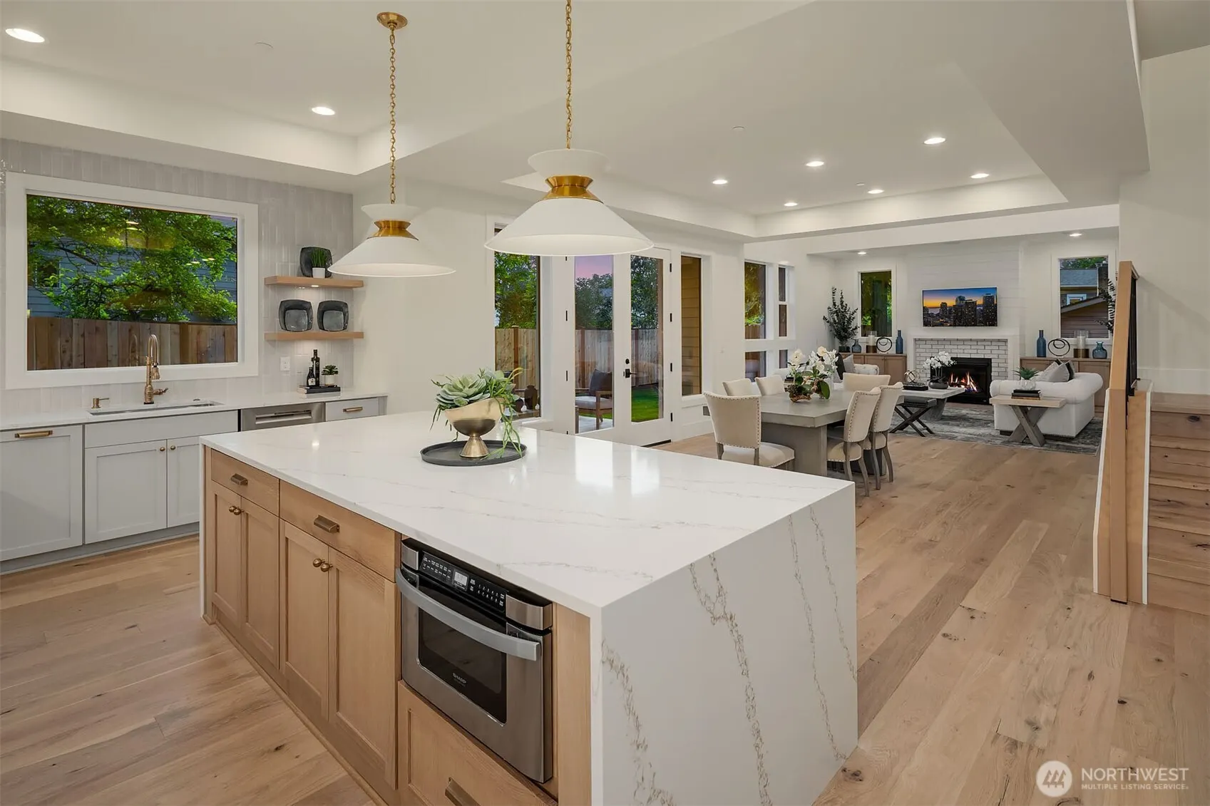 16238 SE 10th Street , Bellevue, WA 98008