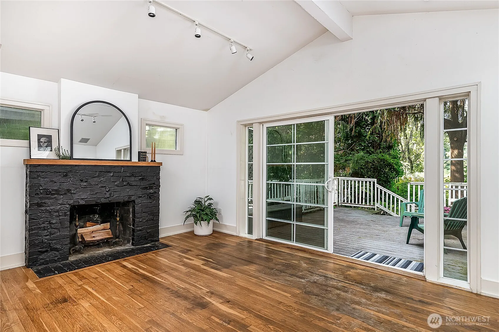 9521 25th Avenue NW, Seattle, WA 98117