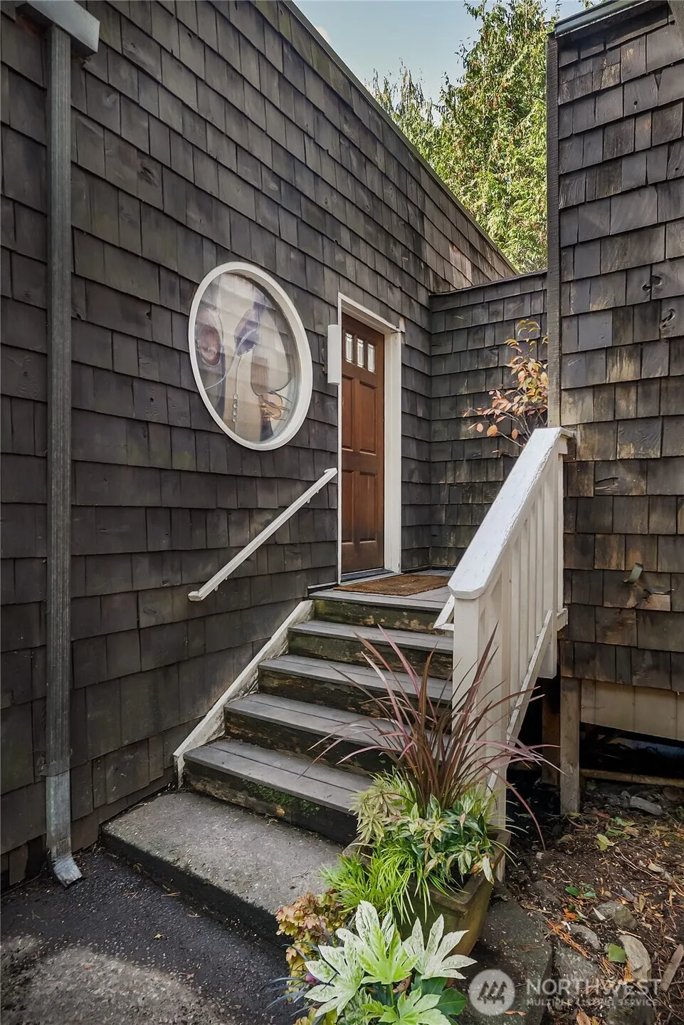 9521 25th Avenue NW, Seattle, WA 98117