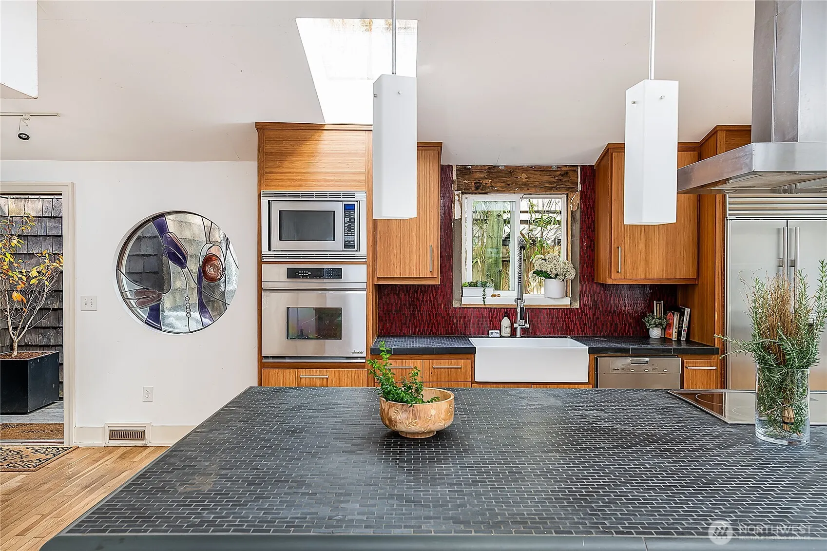 9521 25th Avenue NW, Seattle, WA 98117