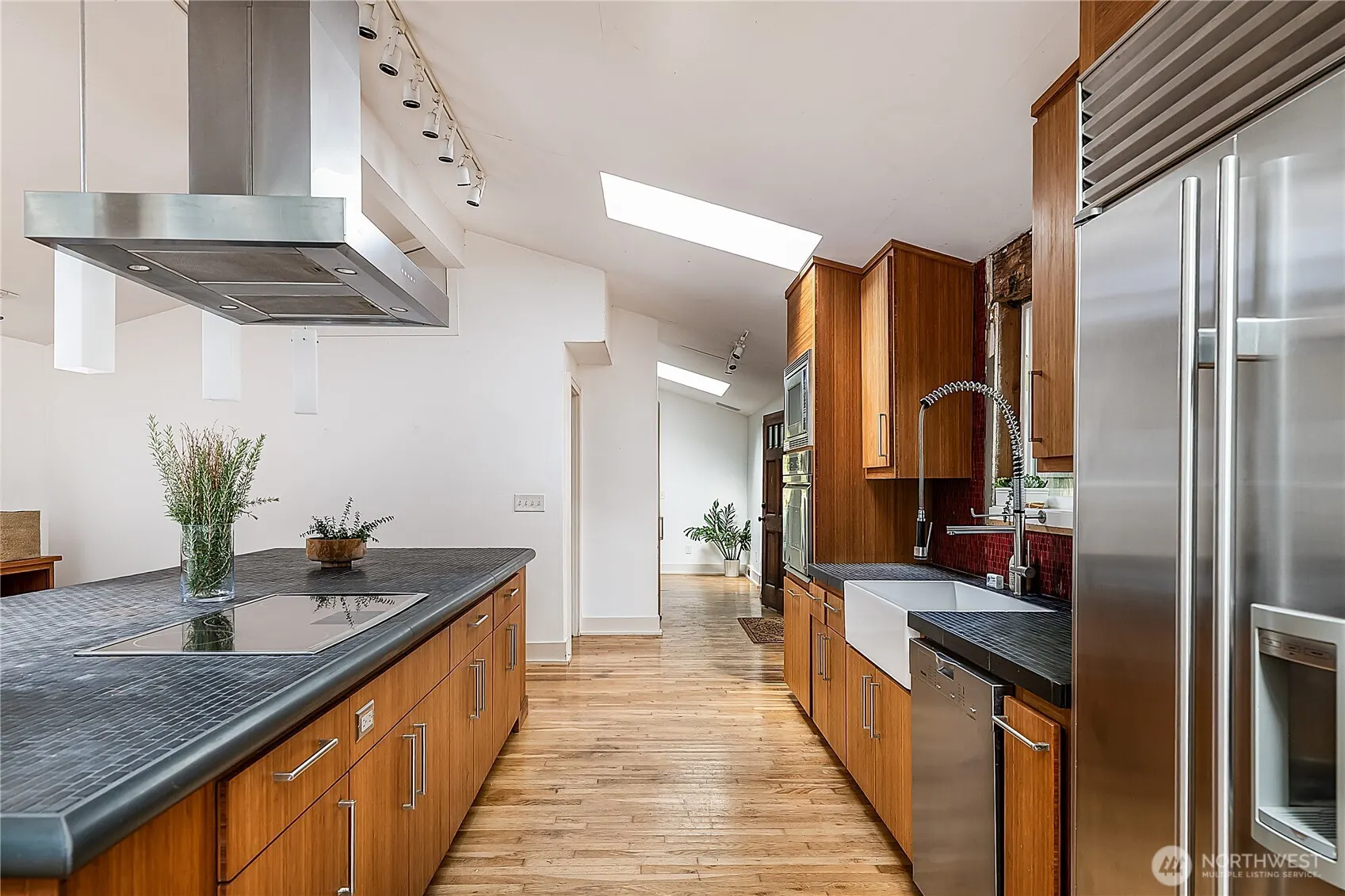 9521 25th Avenue NW, Seattle, WA 98117