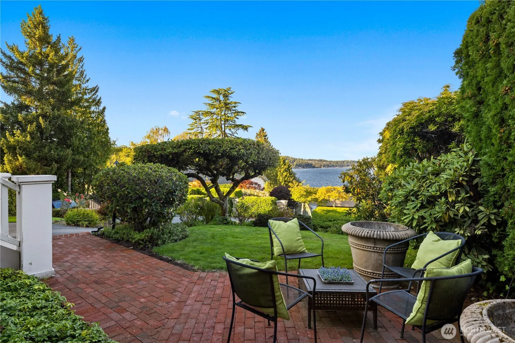 17453 SE 40th Place , Bellevue, WA 98008