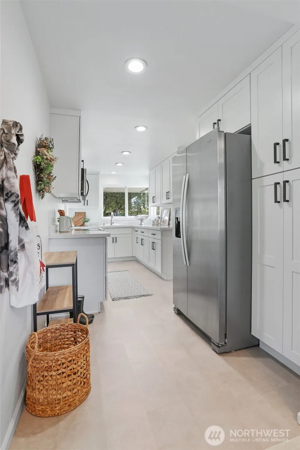 3916 SW 100th Street , Seattle, WA 98146