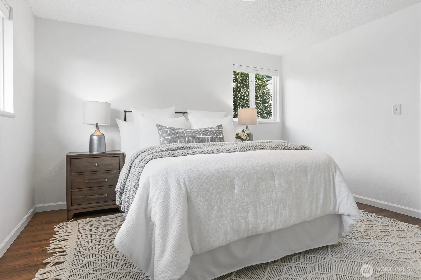 3916 SW 100th Street , Seattle, WA 98146