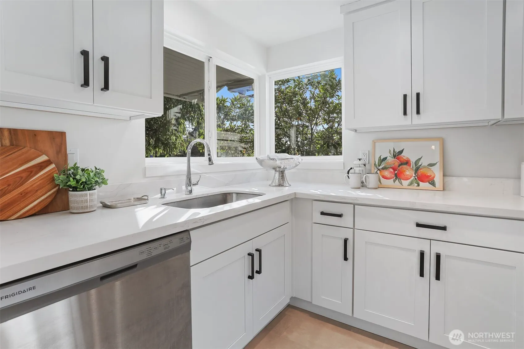 3916 SW 100th Street , Seattle, WA 98146