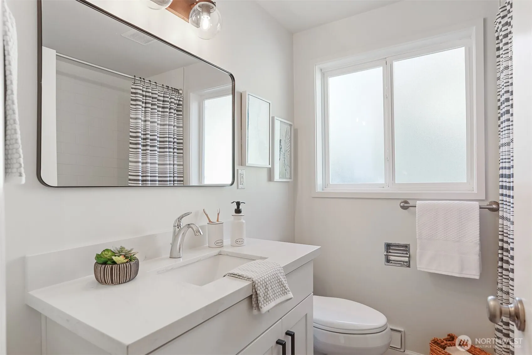 3916 SW 100th Street , Seattle, WA 98146