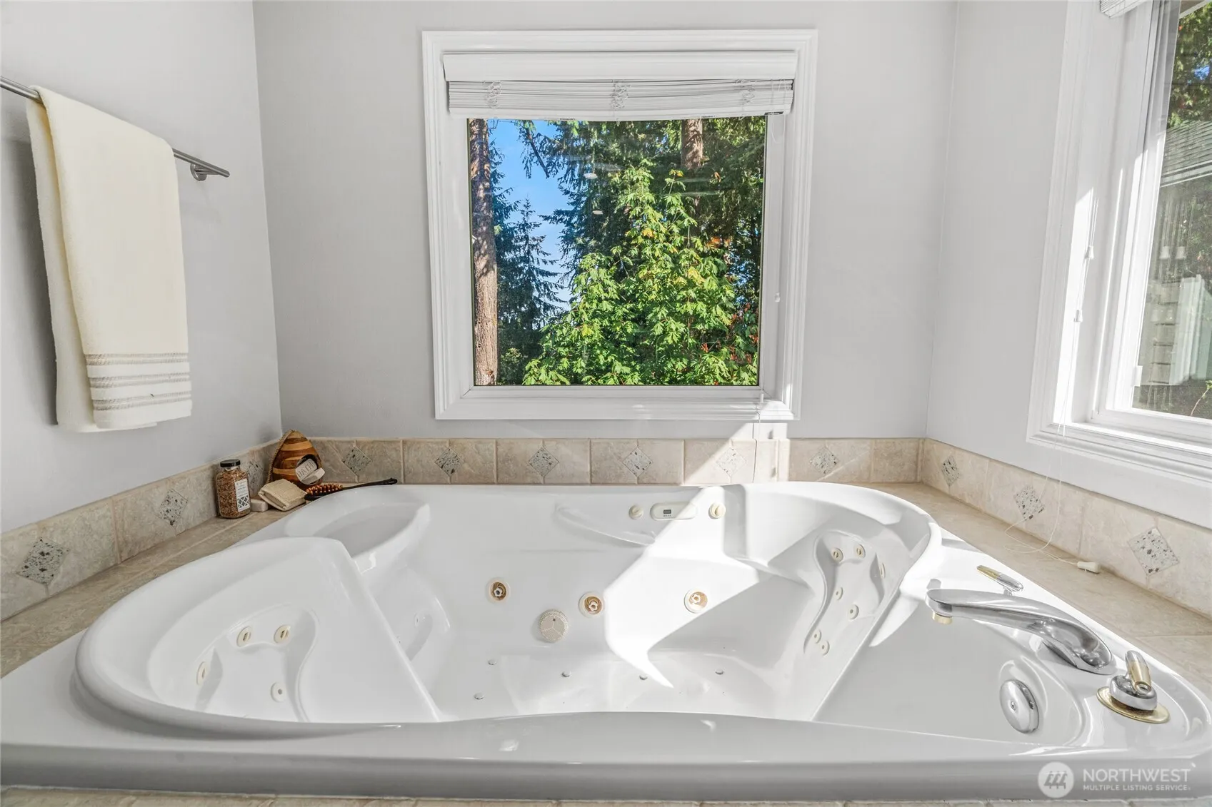 4952 160th Court SE, Bellevue, WA 98006