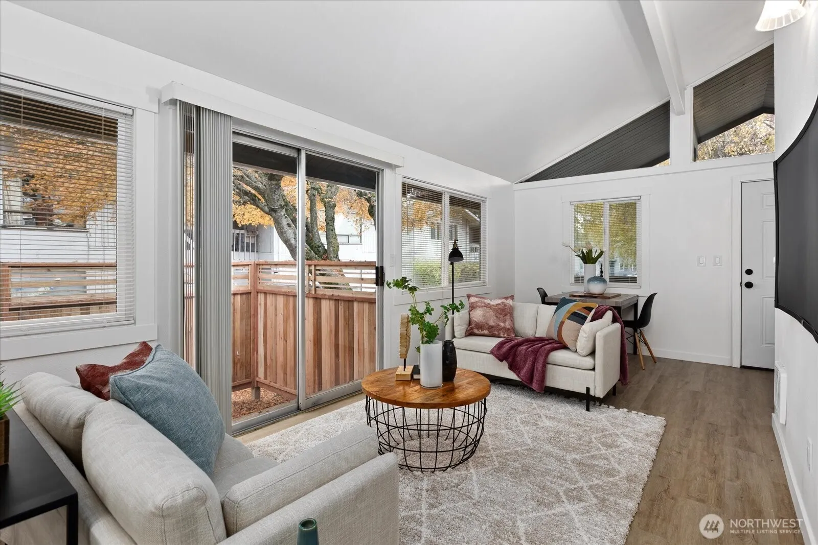 10439 17th Avenue SW, Seattle, WA 98146