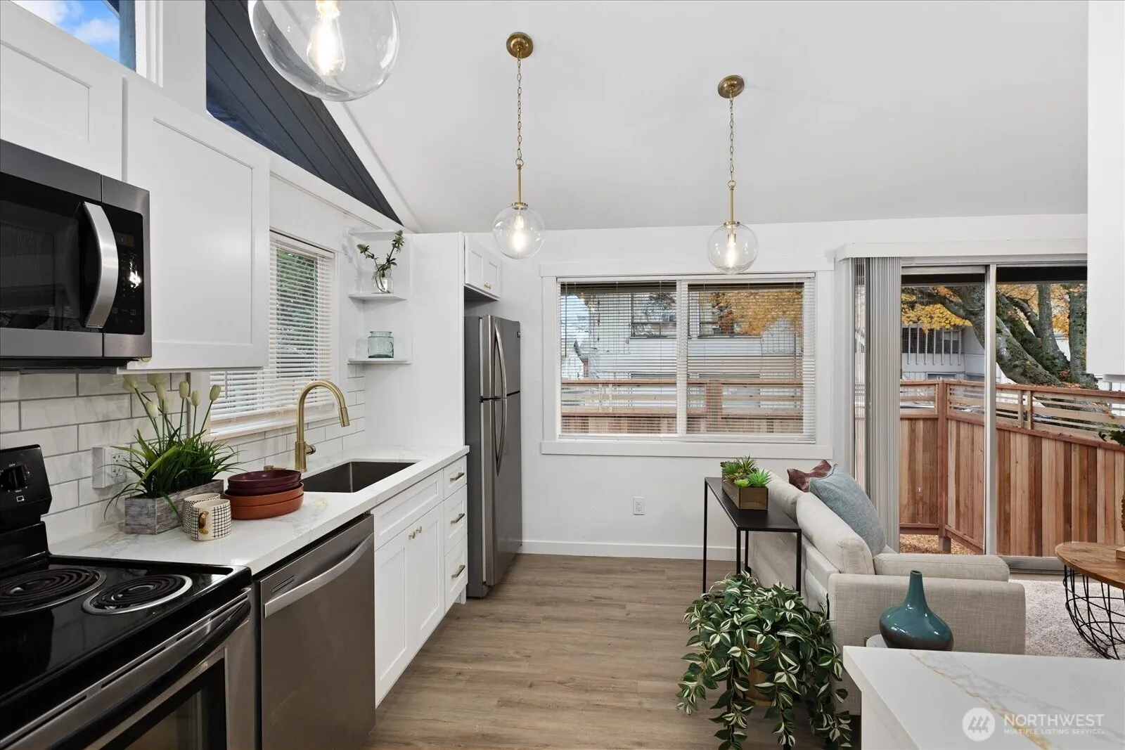 10439 17th Avenue SW, Seattle, WA 98146