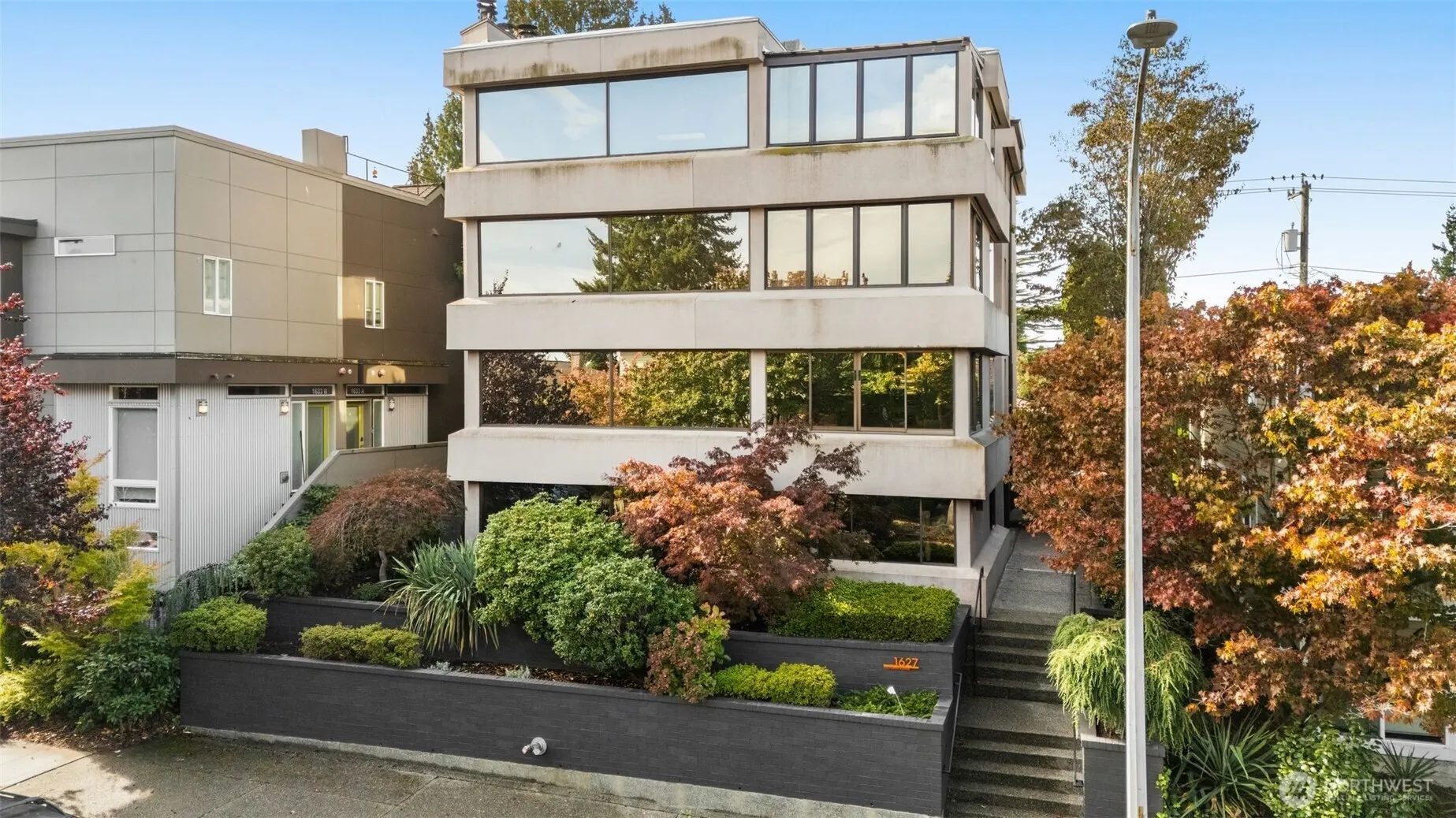 1627 California Avenue SW ##1, Seattle, WA 98116