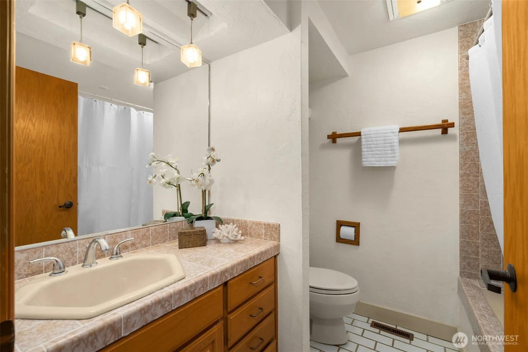 1627 California Avenue SW ##1, Seattle, WA 98116