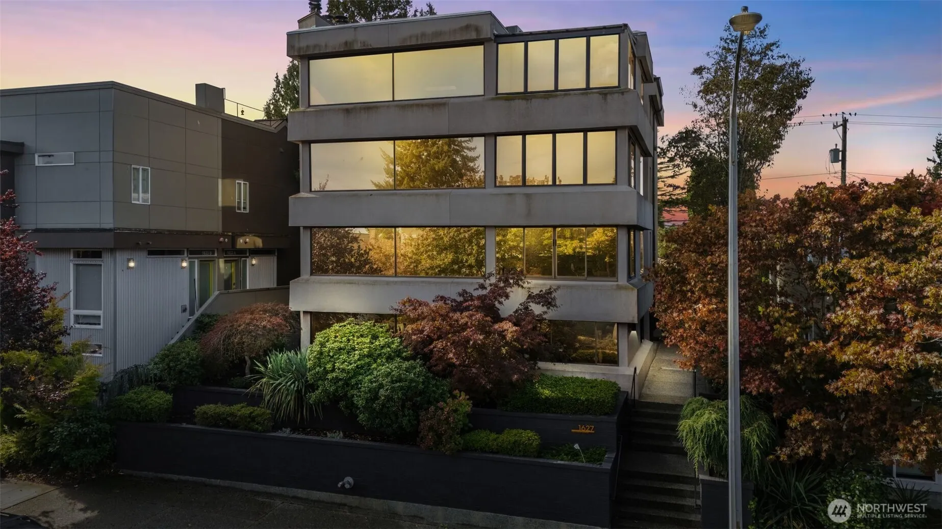 1627 California Avenue SW ##1, Seattle, WA 98116