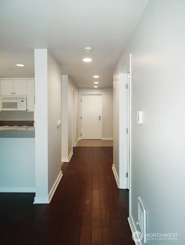 321 10th Avenue S #608, Seattle, WA 98104